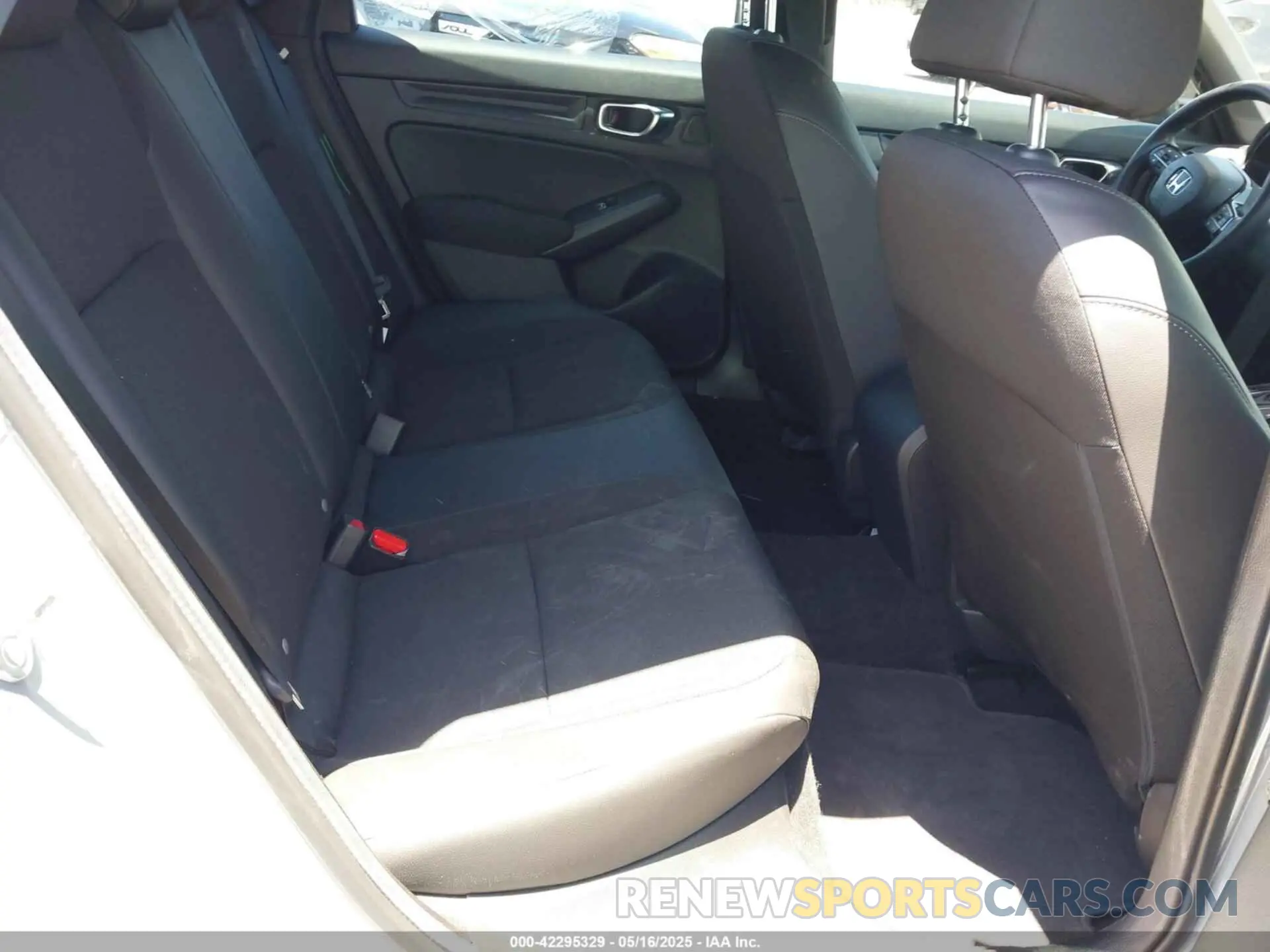 8 Photograph of a damaged car 19XFL2H89SE007739 HONDA CIVIC 2025