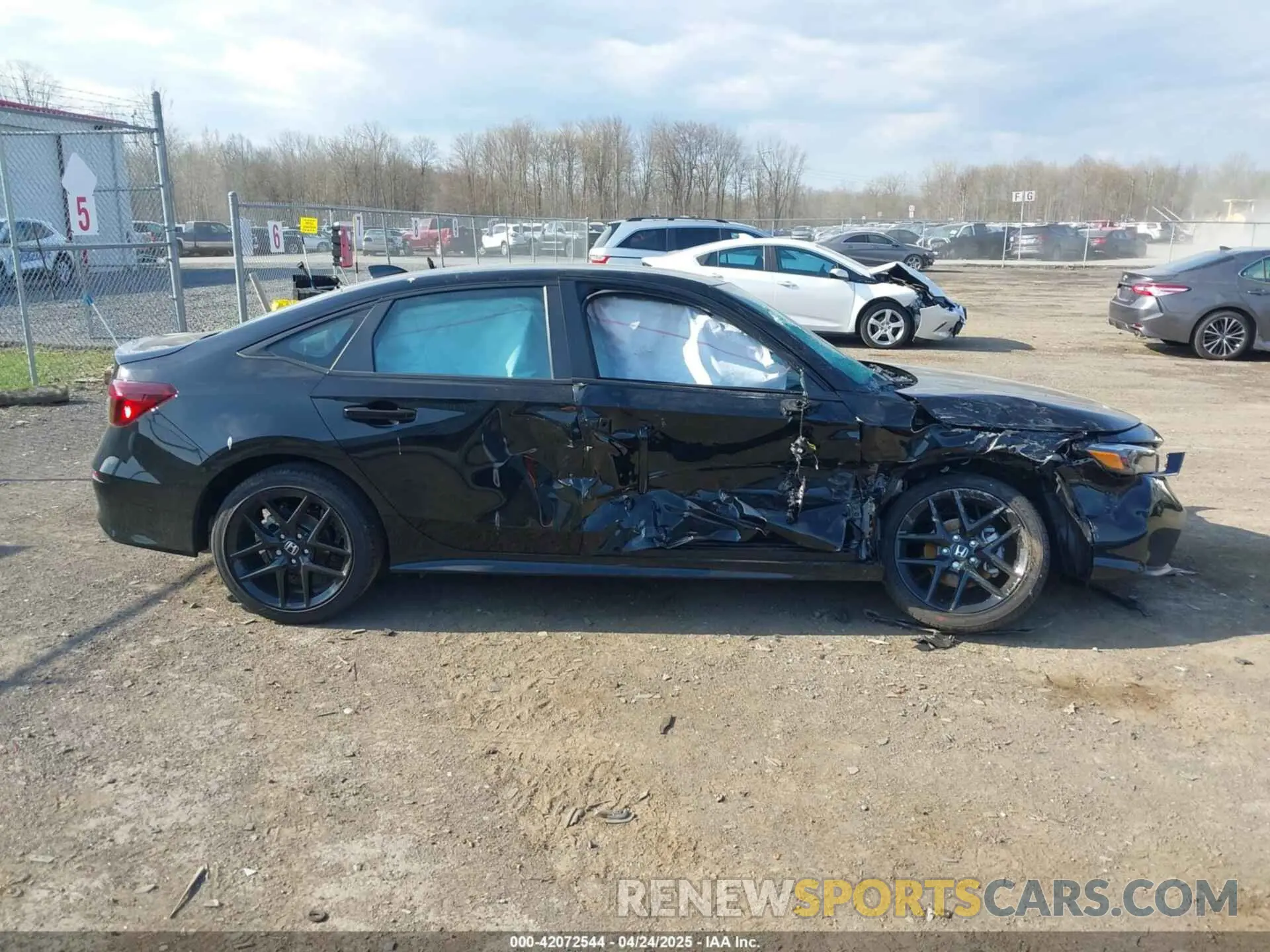13 Фотография поврежденного автомобиля 2HGFE2F50SH566900 HONDA CIVIC 2025