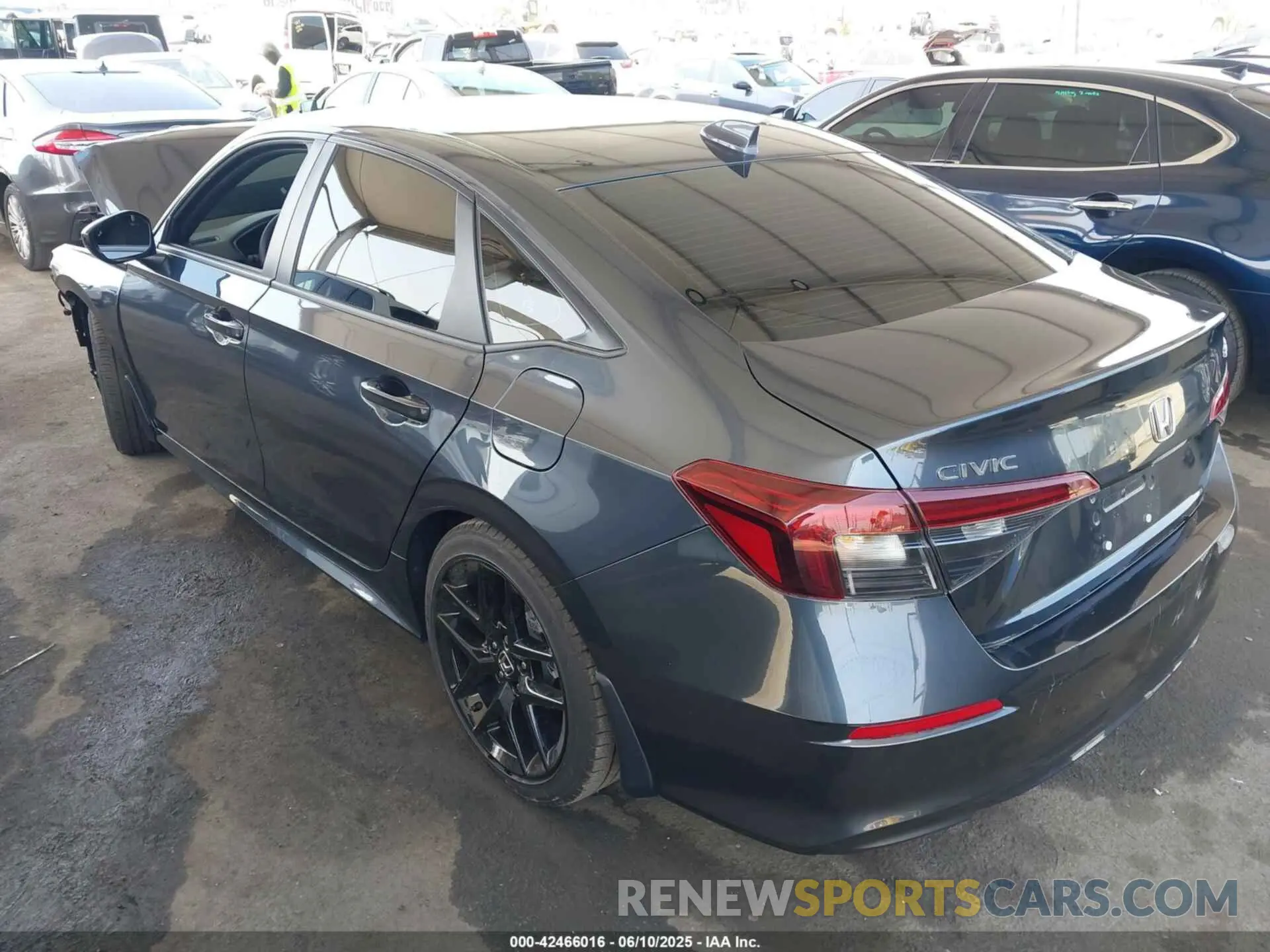 3 Фотография поврежденного автомобиля 2HGFE2F50SH581882 HONDA CIVIC 2025