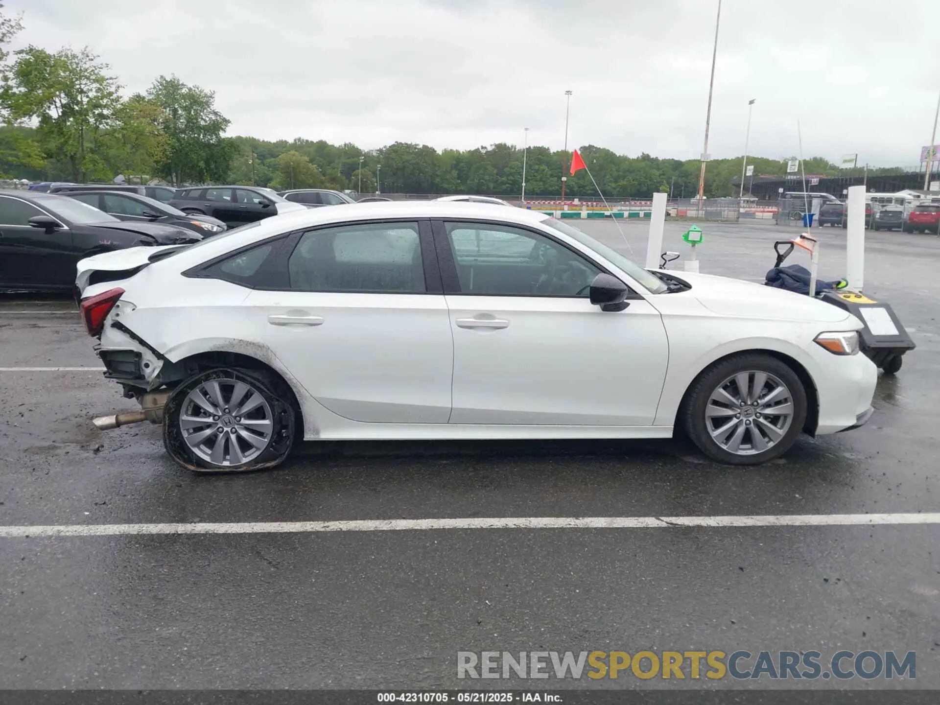 13 Photograph of a damaged car 2HGFE2F59SH581279 HONDA CIVIC 2025