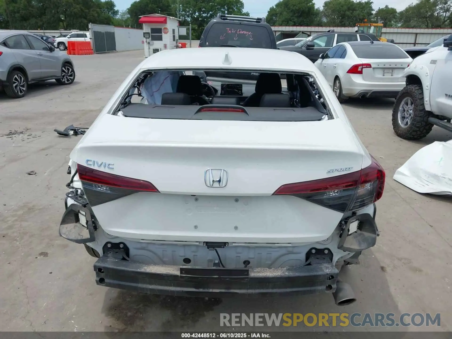 17 Photograph of a damaged car 2HGFE2F5XSH532141 HONDA CIVIC 2025