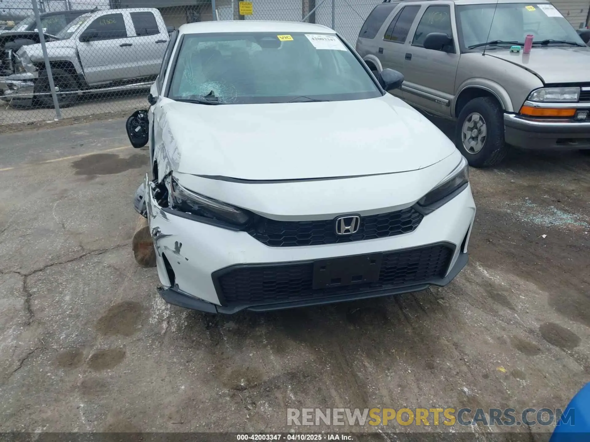 13 Photograph of a damaged car 2HGFE2F5XSH553751 HONDA CIVIC 2025