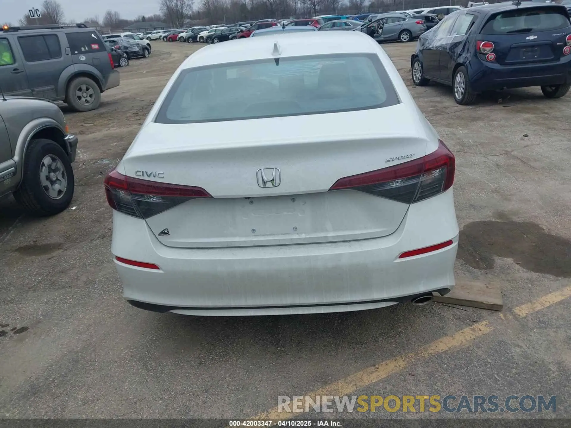 17 Photograph of a damaged car 2HGFE2F5XSH553751 HONDA CIVIC 2025