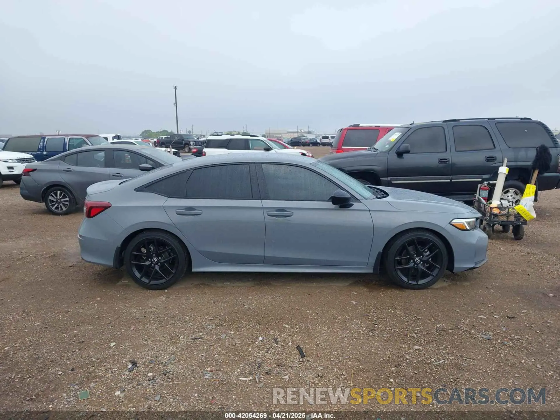 13 Photograph of a damaged car 2HGFE2F5XSH567147 HONDA CIVIC 2025