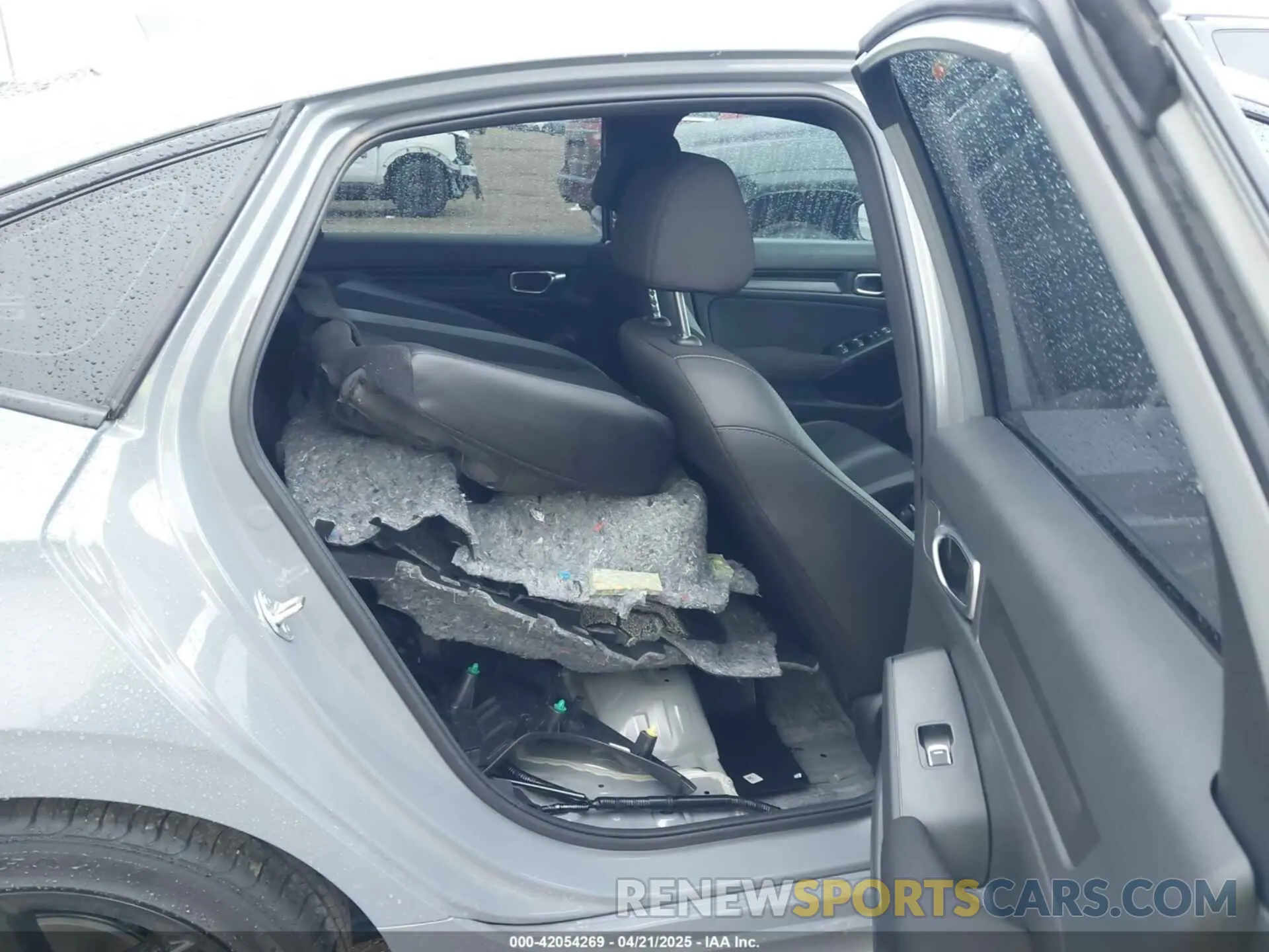 8 Photograph of a damaged car 2HGFE2F5XSH567147 HONDA CIVIC 2025