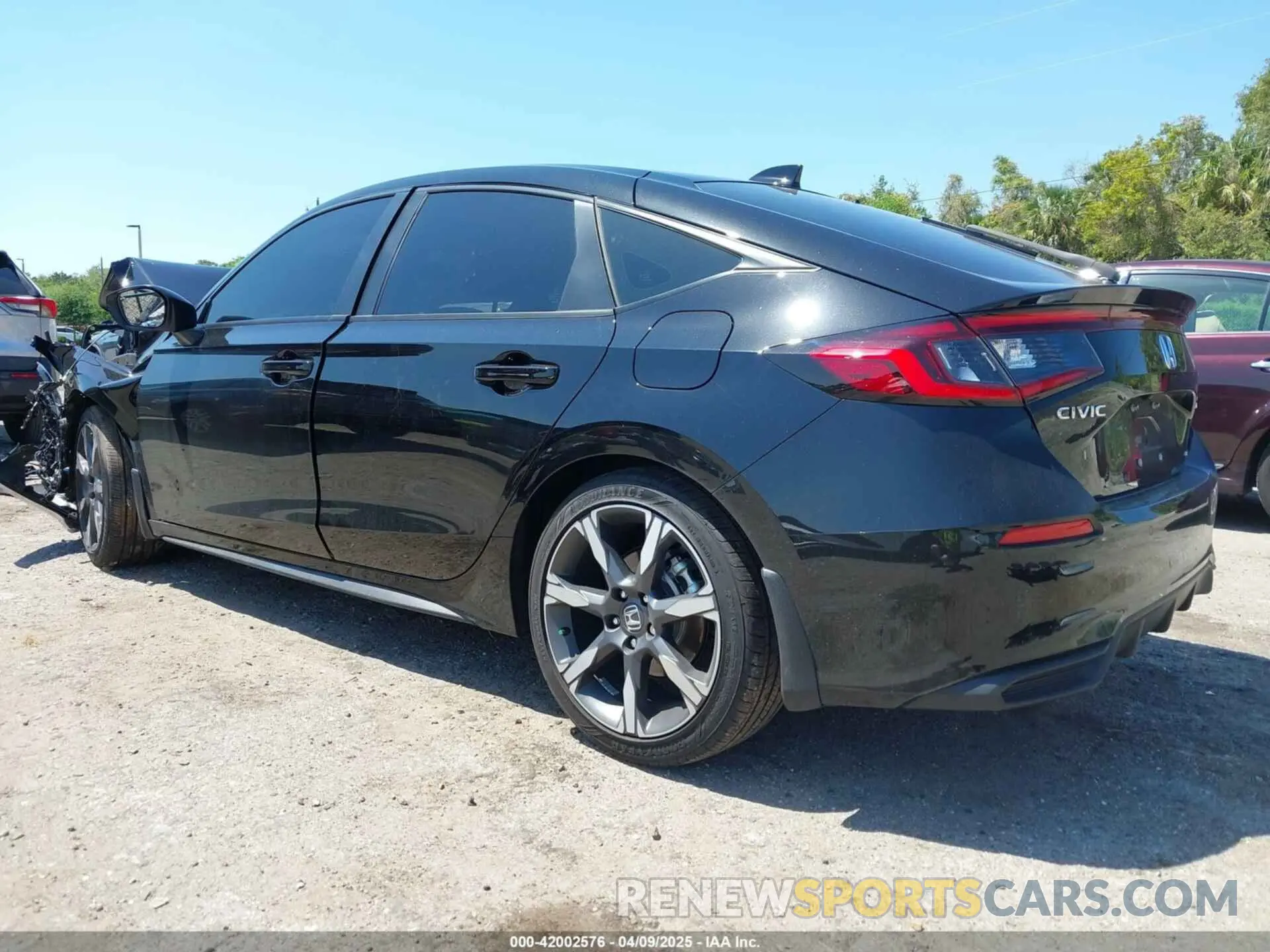 3 Фотография поврежденного автомобиля 19XFL4H93SE006784 HONDA CIVIC  HYBRID 2025