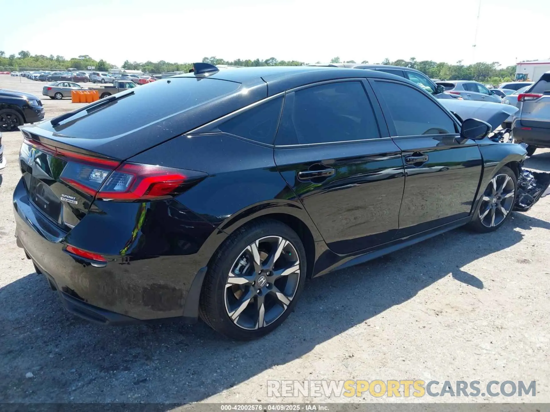 4 Фотография поврежденного автомобиля 19XFL4H93SE006784 HONDA CIVIC  HYBRID 2025
