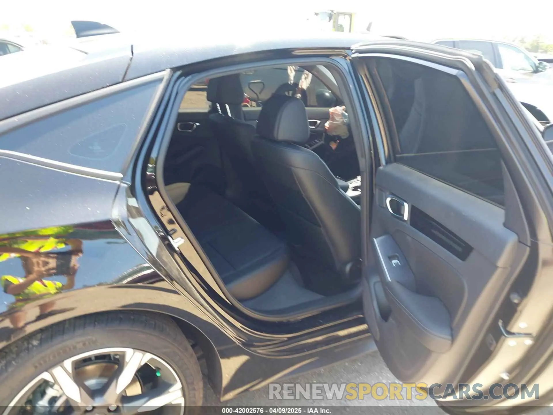 8 Фотография поврежденного автомобиля 19XFL4H93SE006784 HONDA CIVIC  HYBRID 2025