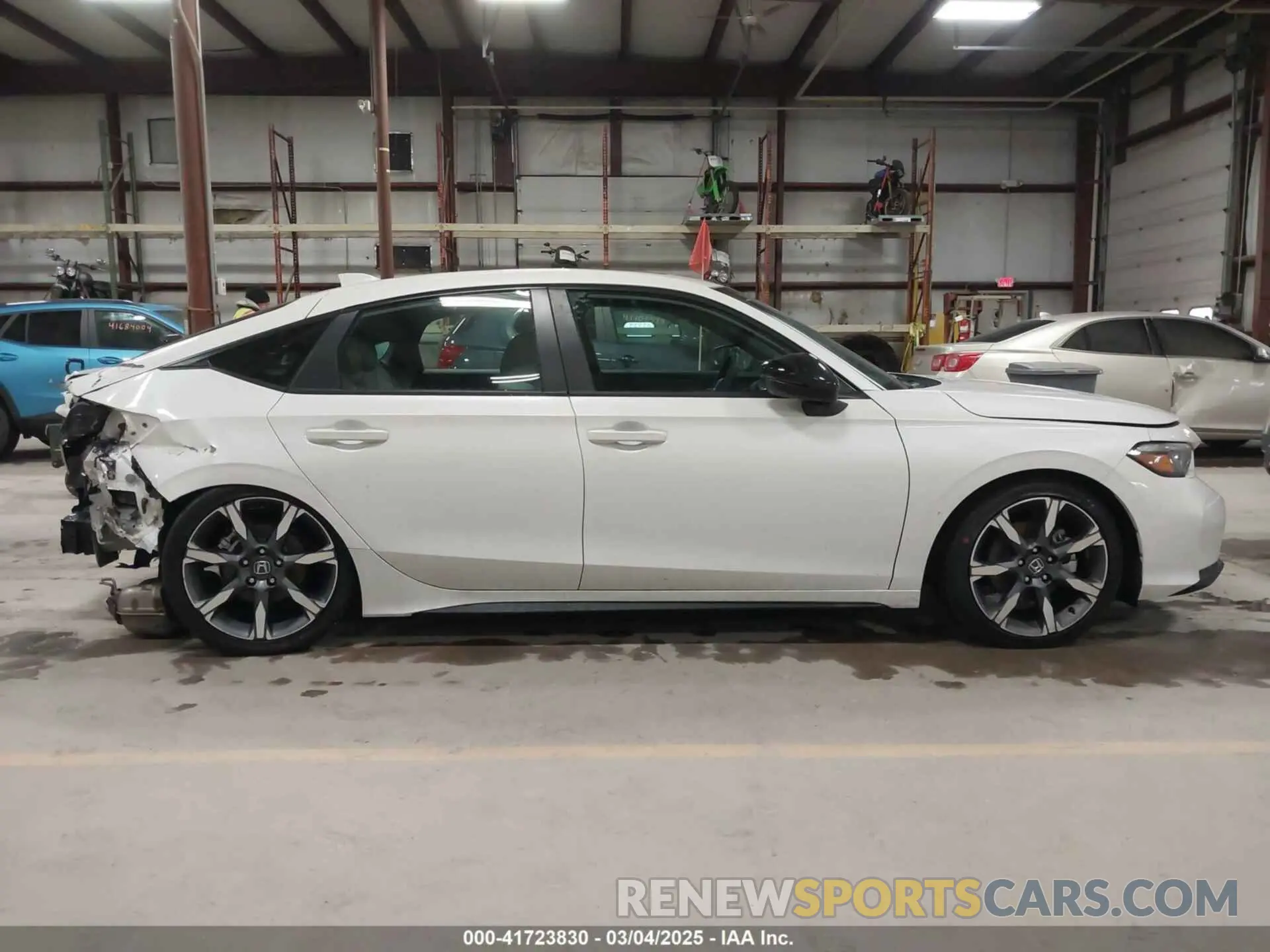 13 Photograph of a damaged car 19XFL4H94SE004879 HONDA CIVIC  HYBRID 2025