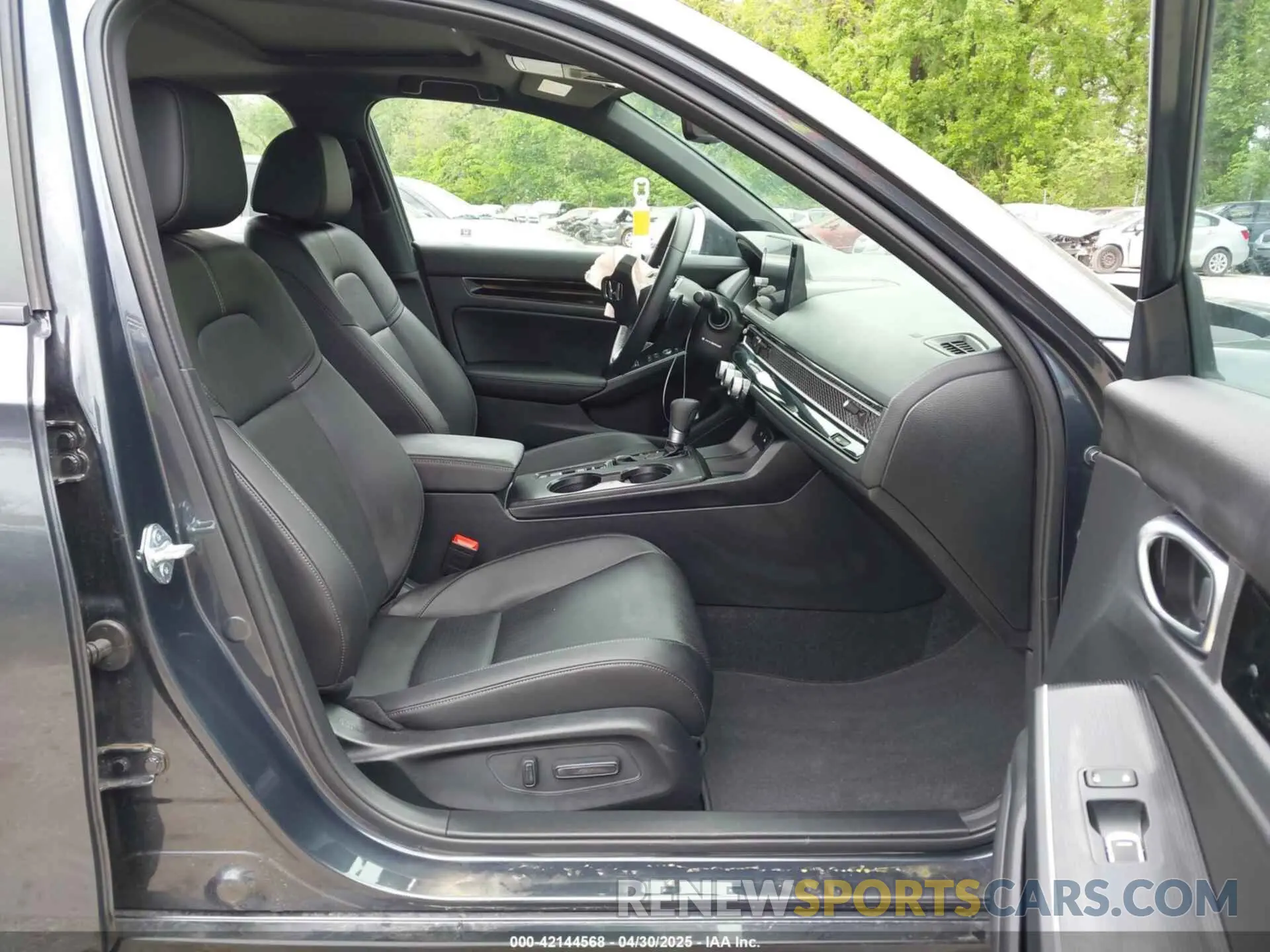 5 Photograph of a damaged car 19XFL4H95SE006110 HONDA CIVIC  HYBRID 2025