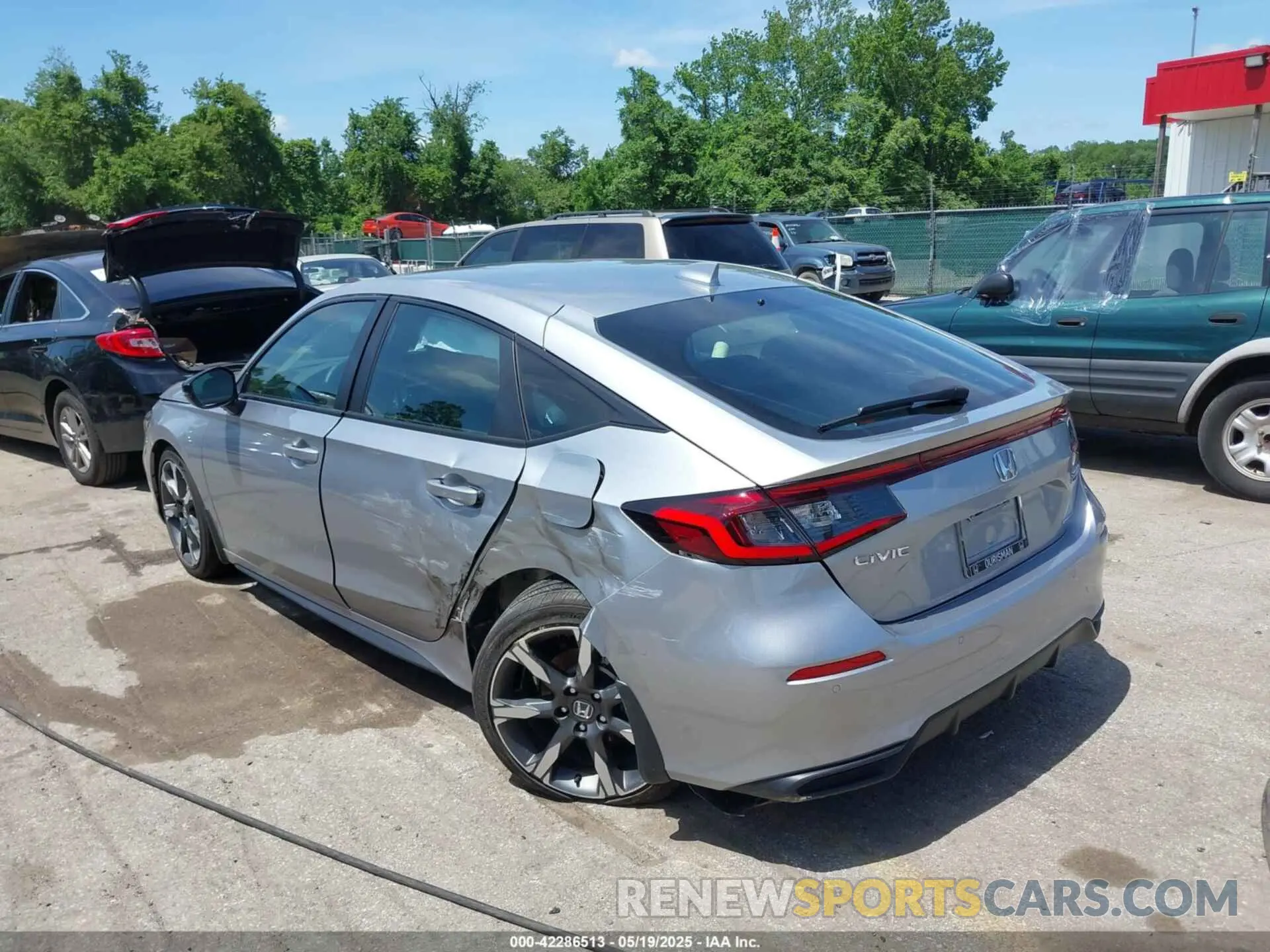 3 Photograph of a damaged car 19XFL4H99SE001654 HONDA CIVIC HYBRID 2025