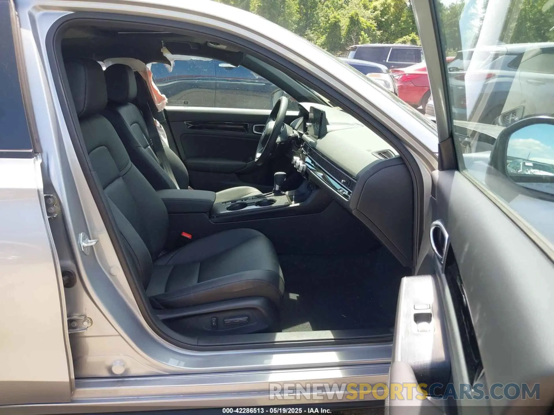 5 Photograph of a damaged car 19XFL4H99SE001654 HONDA CIVIC HYBRID 2025