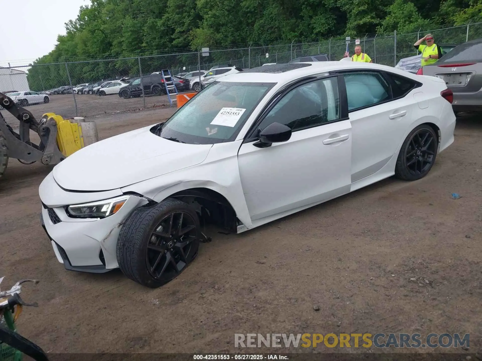 2 Фотография поврежденного автомобиля 2HGFE4F82SH316855 HONDA CIVIC HYBRID 2025