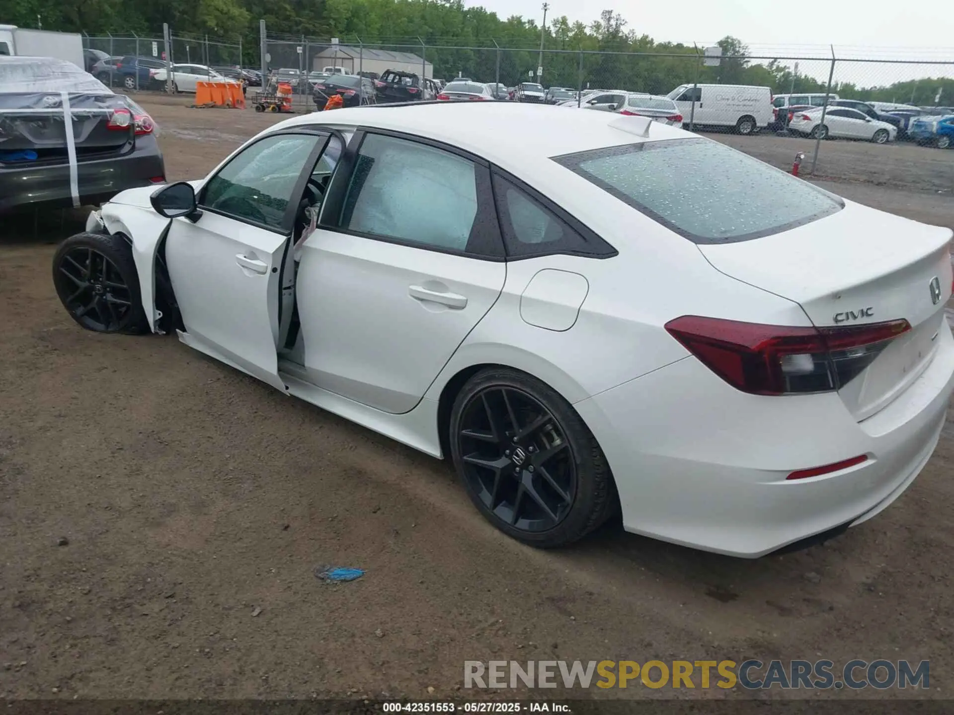 3 Фотография поврежденного автомобиля 2HGFE4F82SH316855 HONDA CIVIC HYBRID 2025
