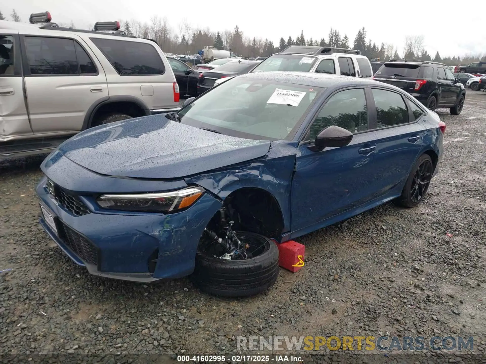 2 Фотография поврежденного автомобиля 2HGFE4F84SH323984 HONDA CIVIC  HYBRID 2025
