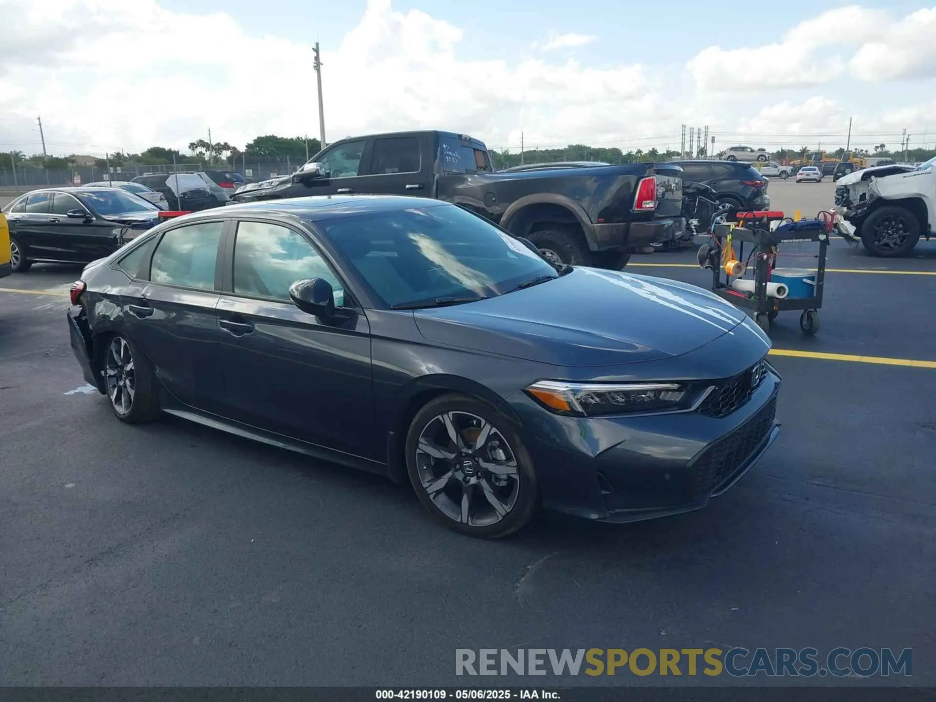1 Photograph of a damaged car 2HGFE4F85SH330507 HONDA CIVIC  HYBRID 2025