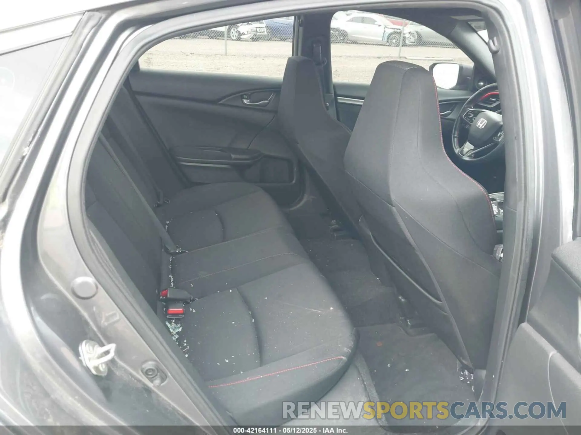 8 Photograph of a damaged car 2HGFC1E52KH703403 HONDA CIVIC SI 2019