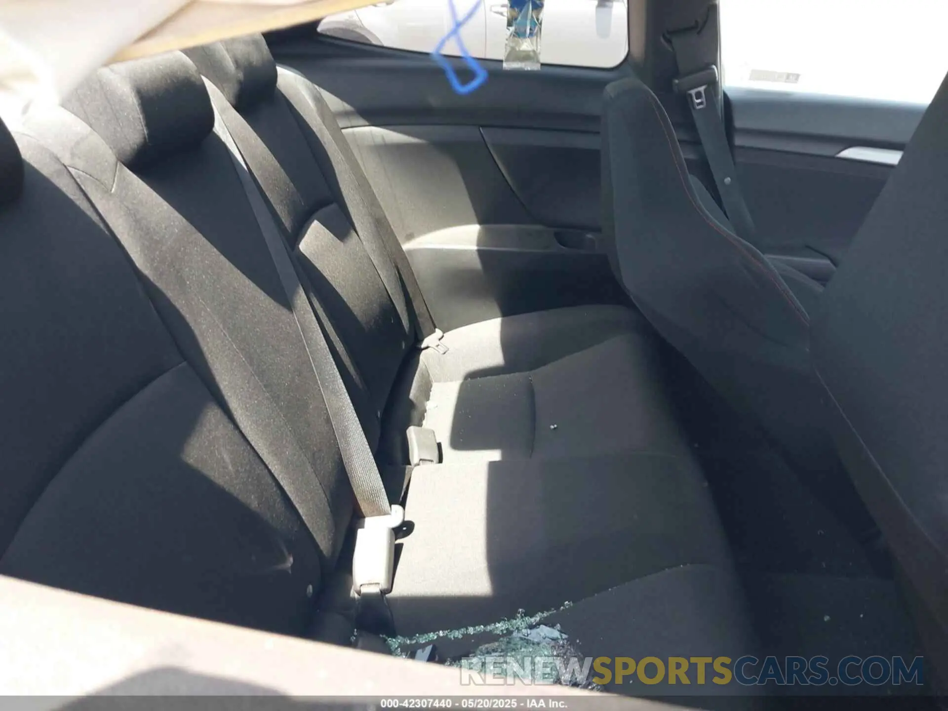 8 Photograph of a damaged car 2HGFC3A57KH753828 HONDA CIVIC SI 2019