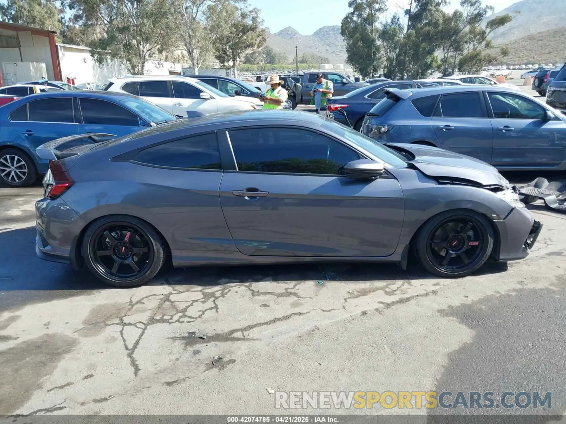 13 Photograph of a damaged car 2HGFC3A57LH753345 HONDA CIVIC SI 2020