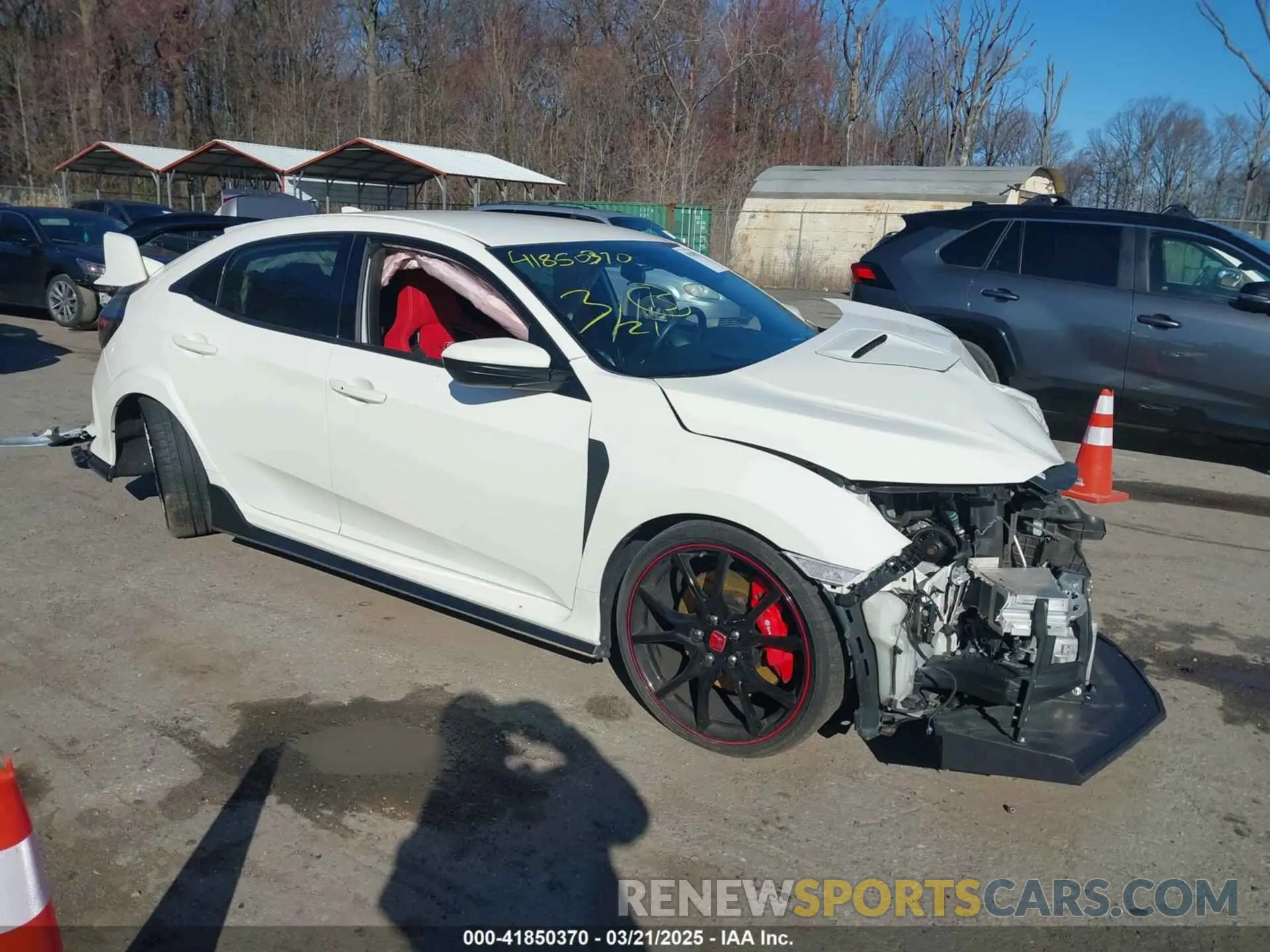 1 Фотография поврежденного автомобиля SHHFK8G73KU201772 HONDA CIVIC TYPE R 2019