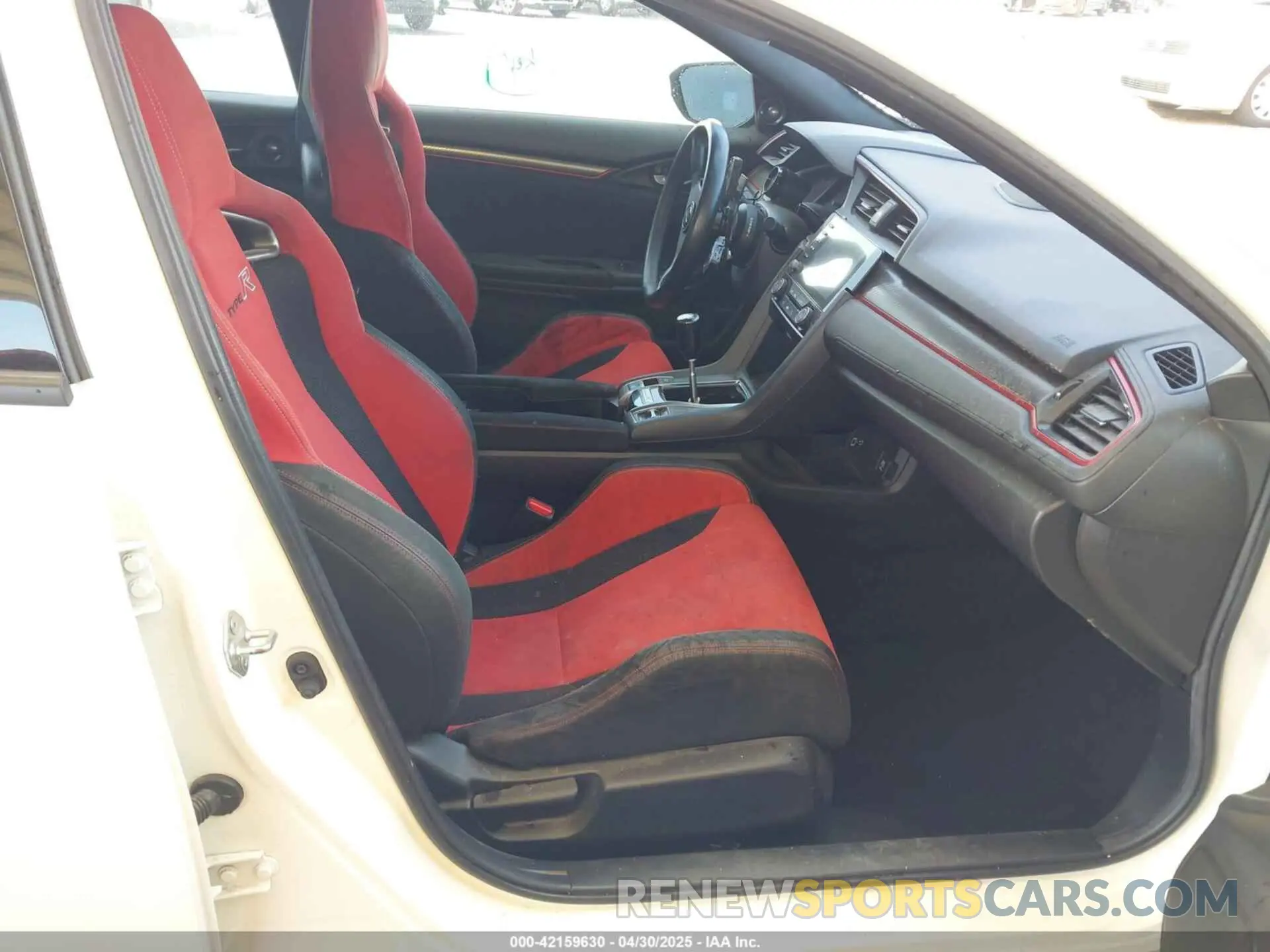 5 Фотография поврежденного автомобиля SHHFK8G76KU205704 HONDA CIVIC TYPE R 2019
