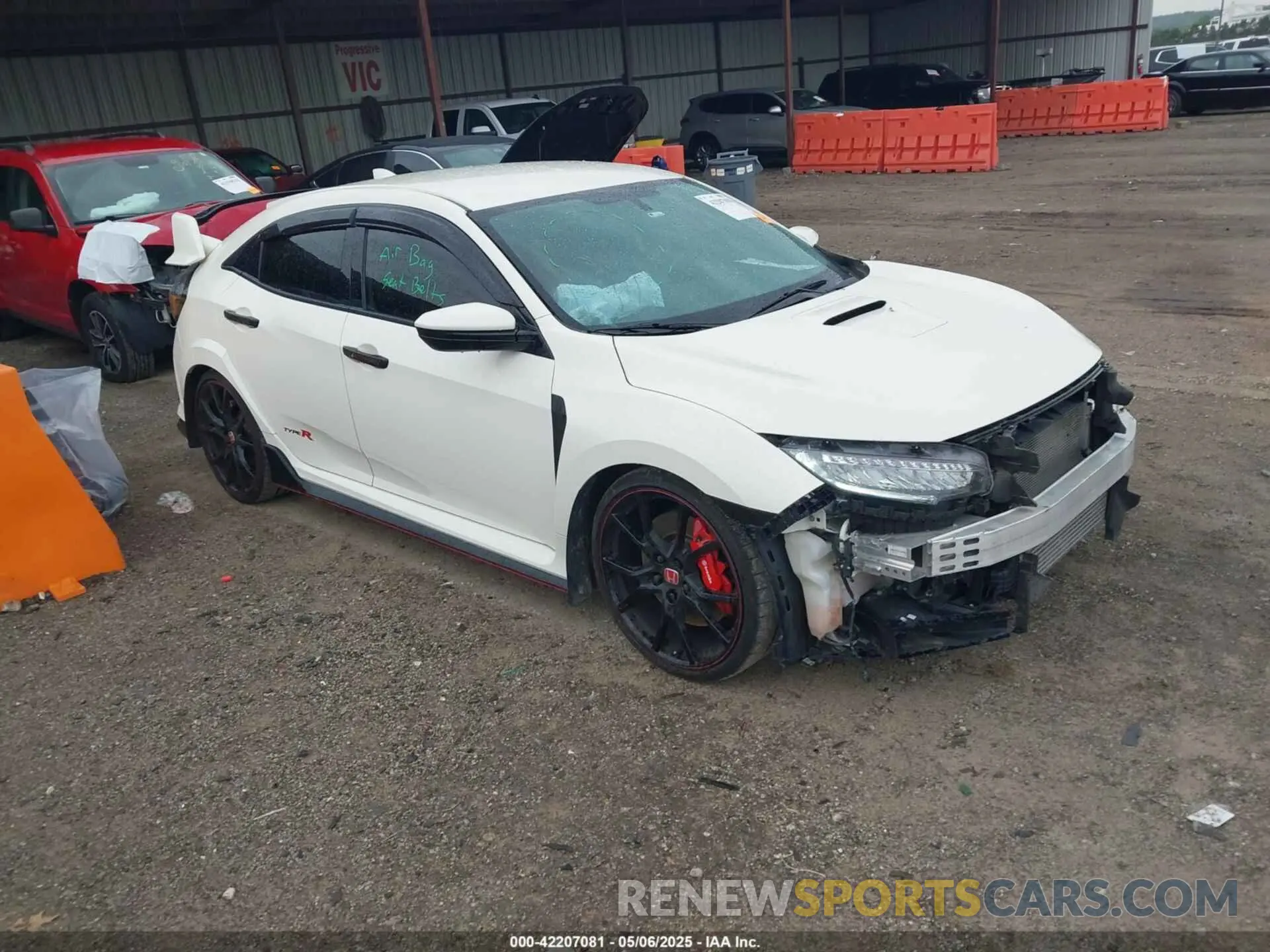 1 Фотография поврежденного автомобиля SHHFK8G7XKU202529 HONDA CIVIC TYPE R 2019
