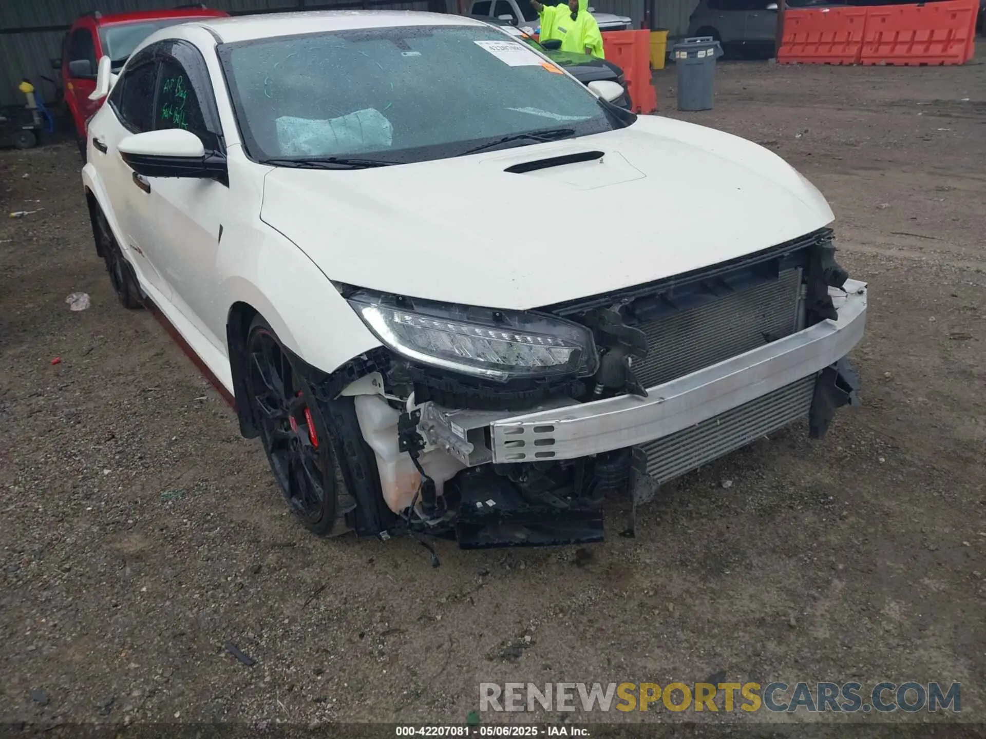 6 Фотография поврежденного автомобиля SHHFK8G7XKU202529 HONDA CIVIC TYPE R 2019