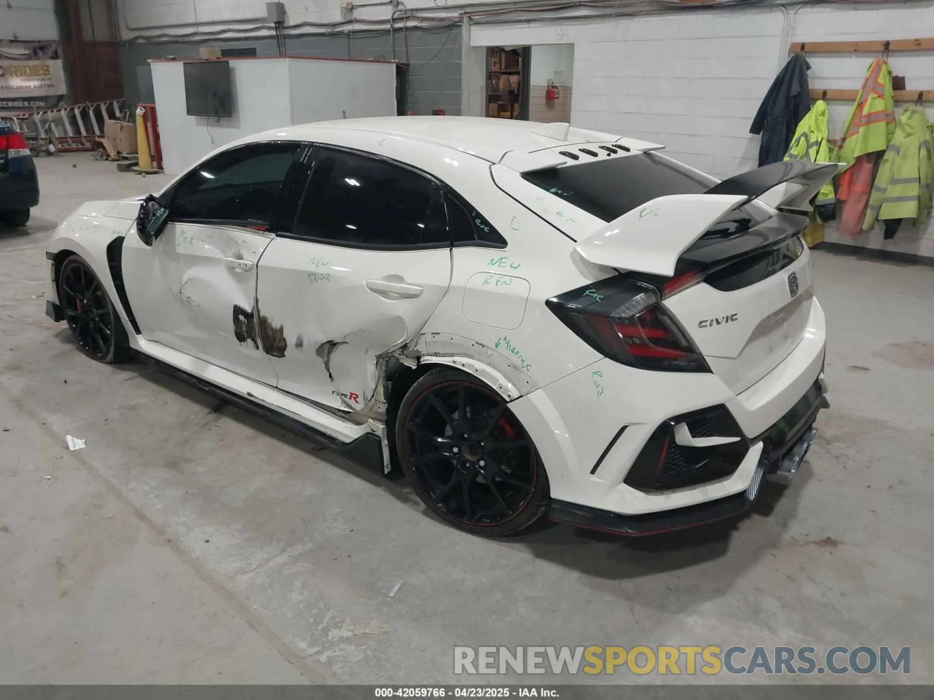 3 Photograph of a damaged car SHHFK8G72LU200596 HONDA CIVIC TYPE R 2020