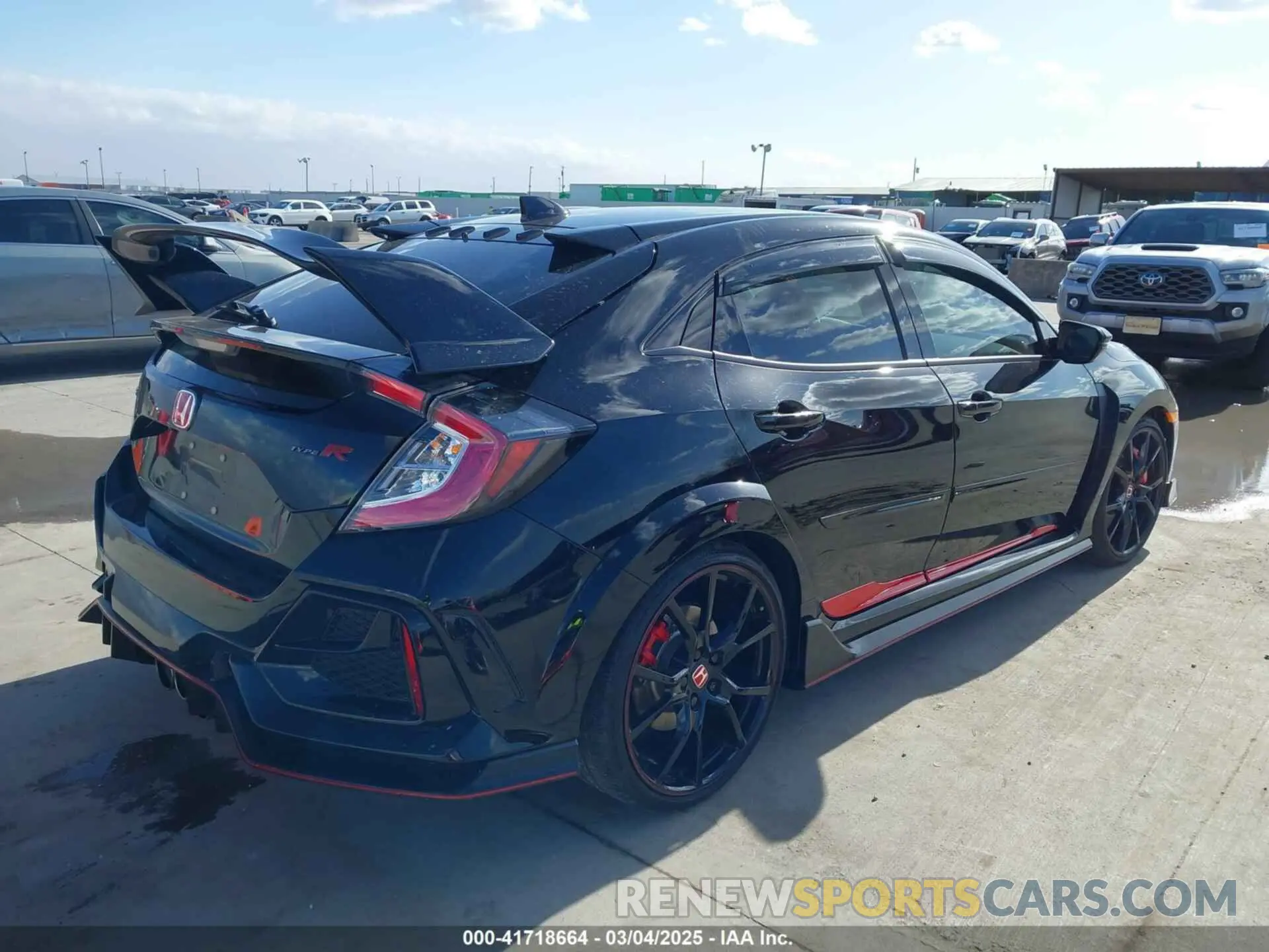 4 Photograph of a damaged car SHHFK8G78LU201607 HONDA CIVIC TYPE R 2020