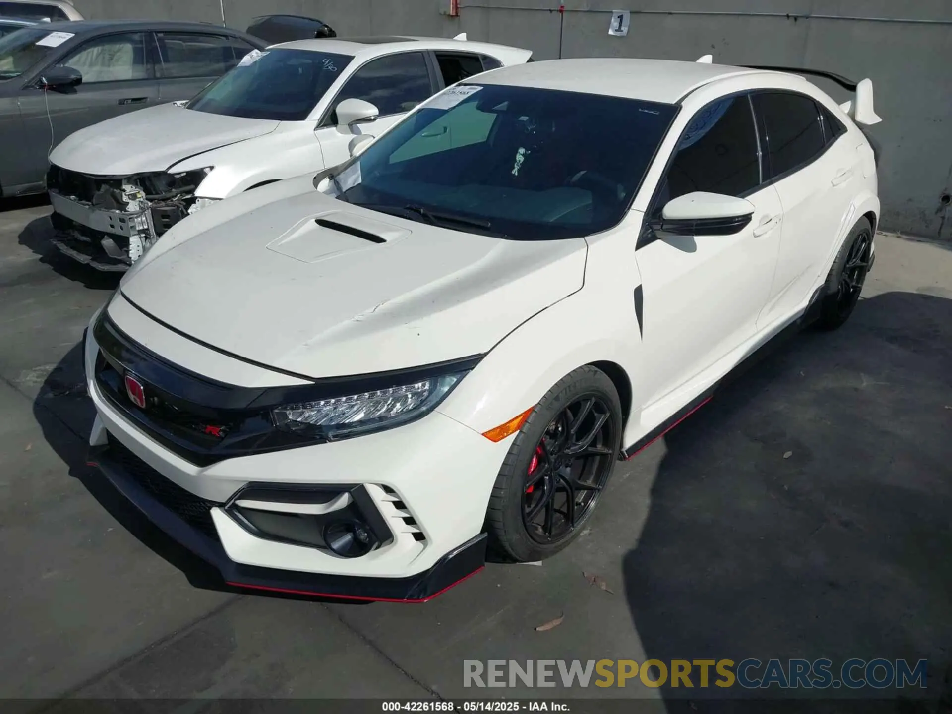 2 Фотография поврежденного автомобиля SHHFK8G75MU201985 HONDA CIVIC TYPE R 2021