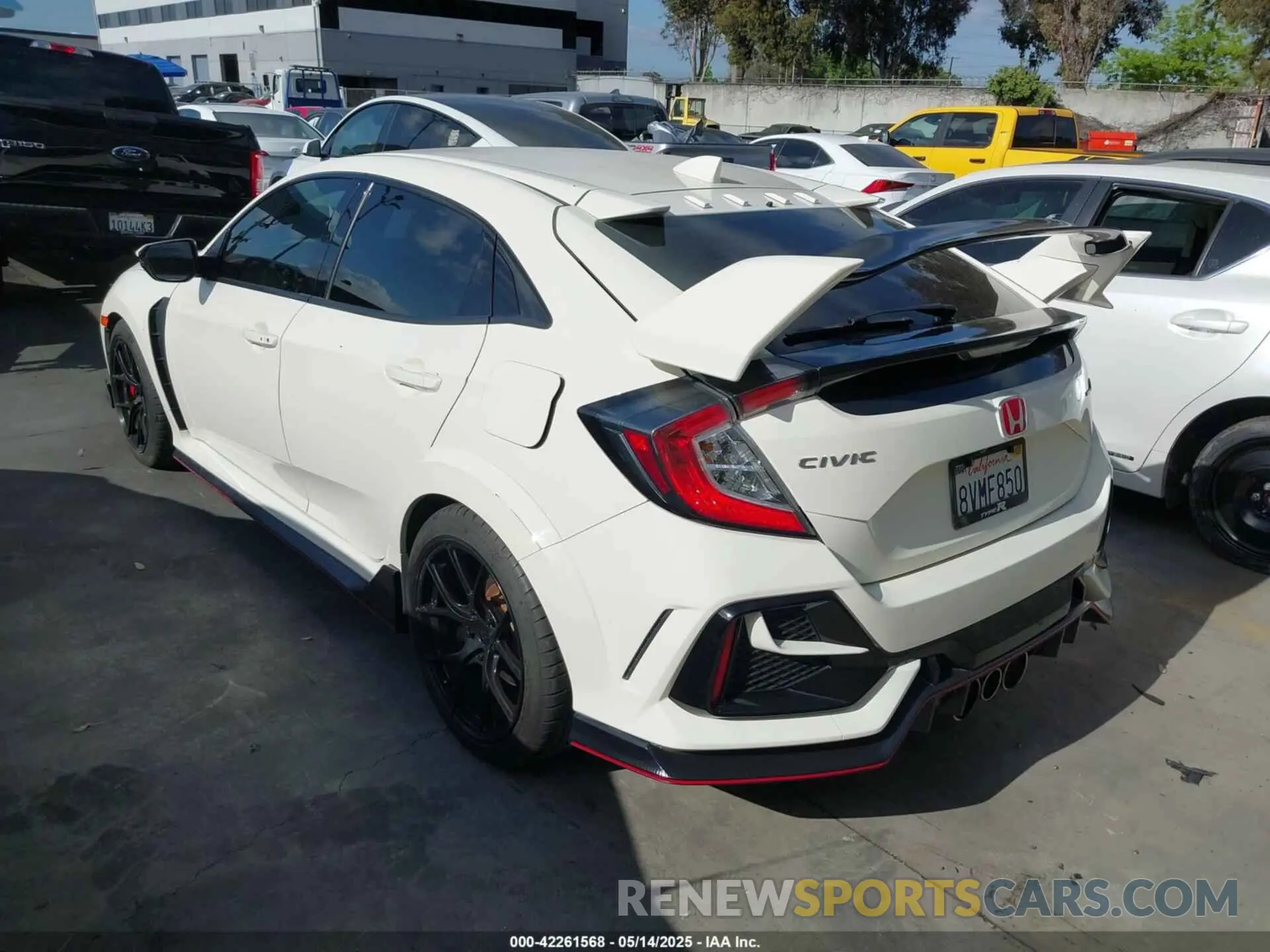 3 Фотография поврежденного автомобиля SHHFK8G75MU201985 HONDA CIVIC TYPE R 2021