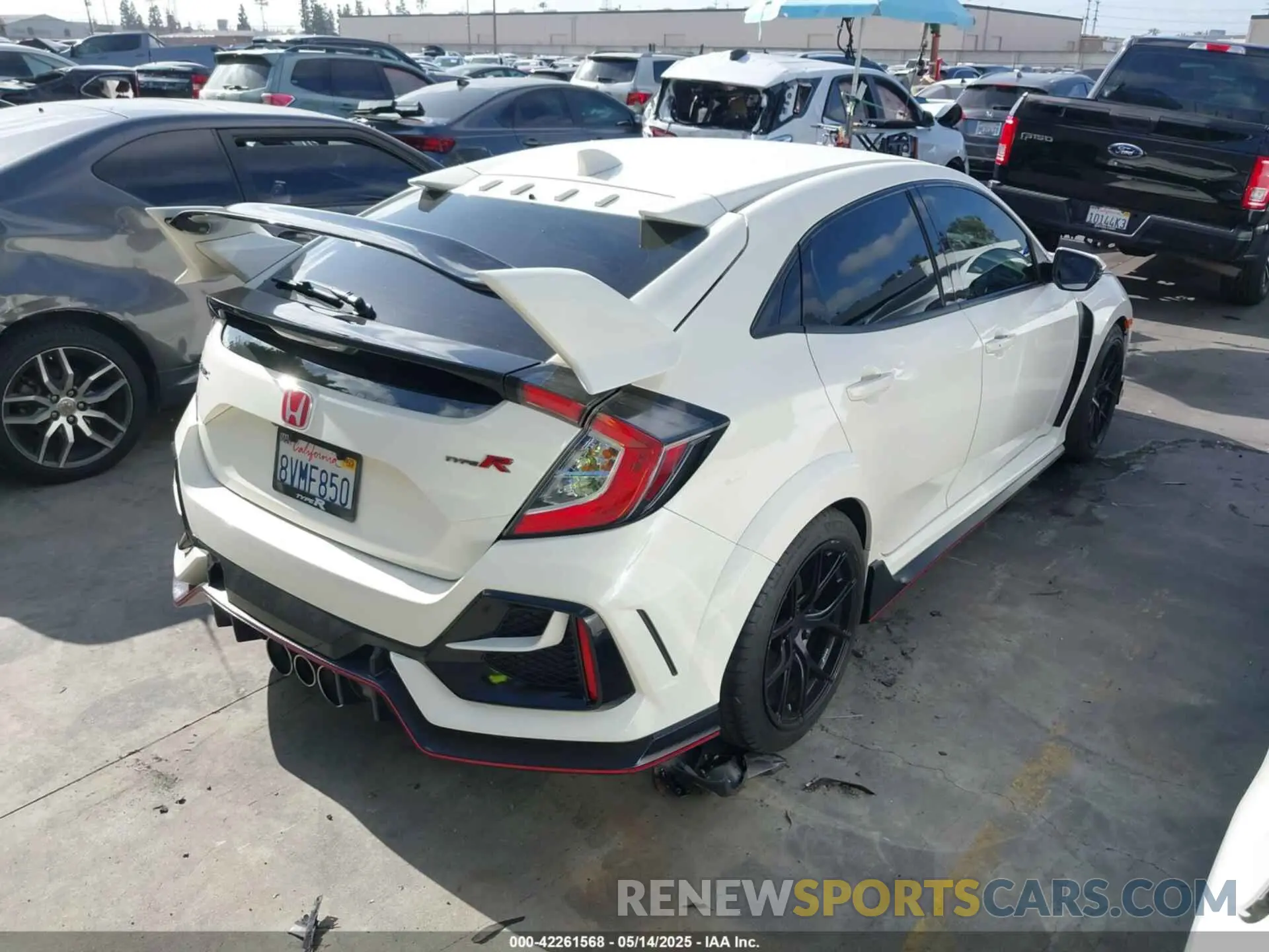 4 Фотография поврежденного автомобиля SHHFK8G75MU201985 HONDA CIVIC TYPE R 2021