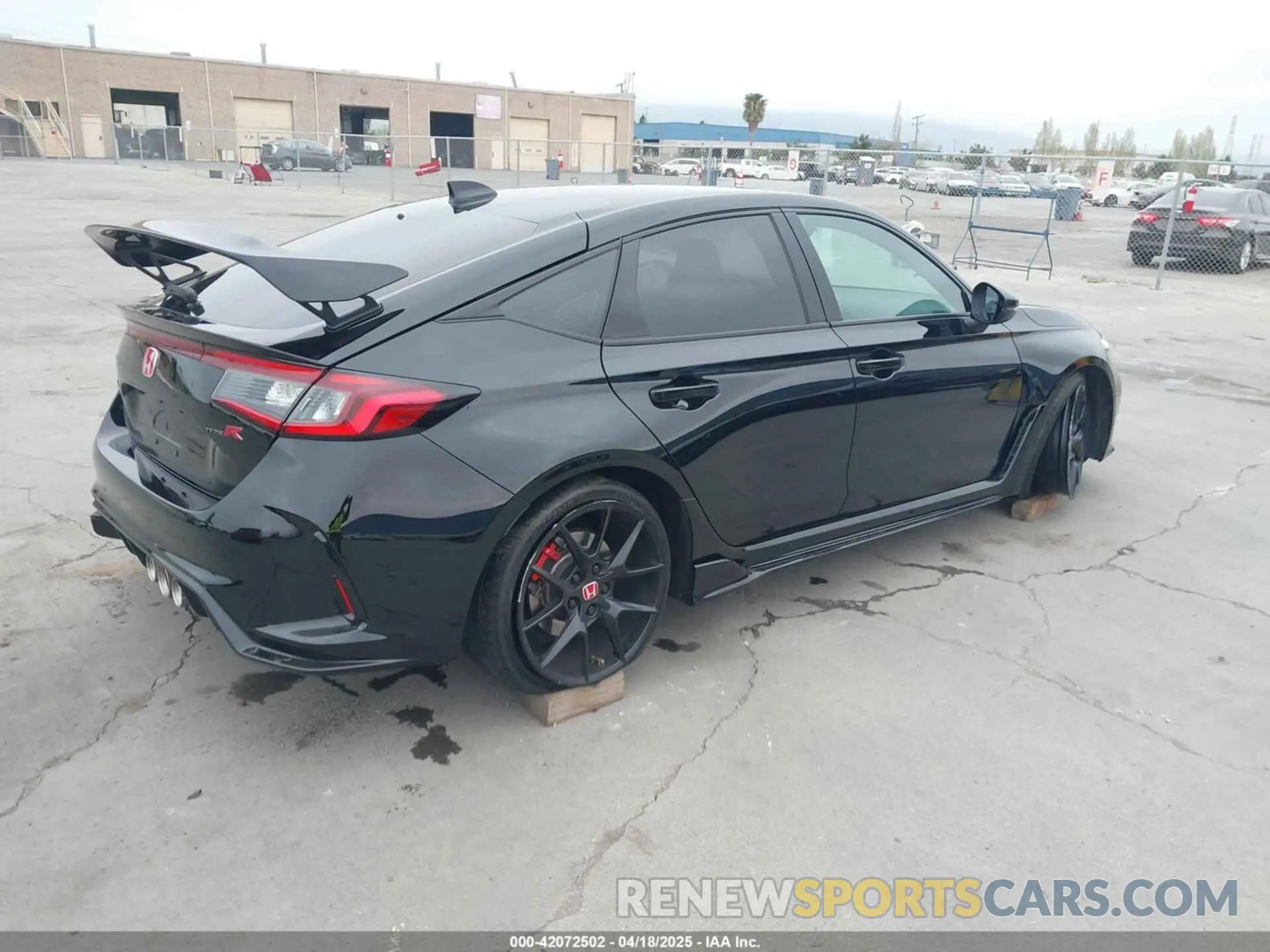 4 Фотография поврежденного автомобиля JHMFL5G44PX002339 HONDA CIVIC TYPE R 2023