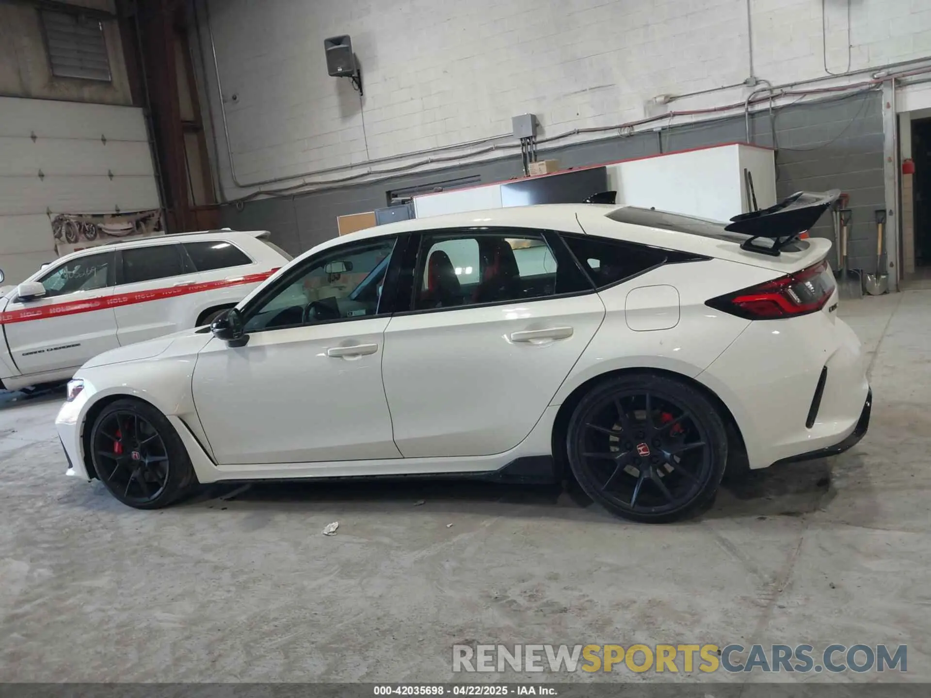 14 Фотография поврежденного автомобиля JHMFL5G47RX003469 HONDA CIVIC TYPE R 2024