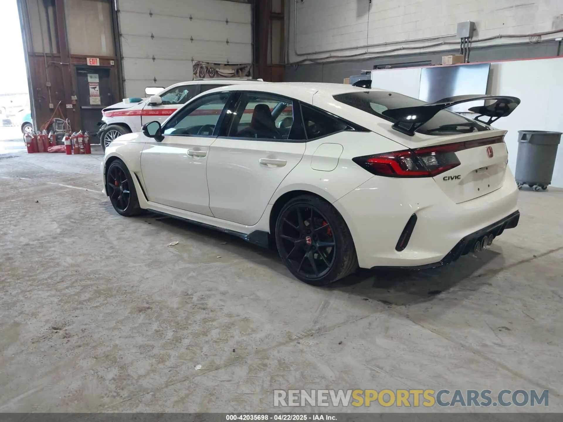 3 Фотография поврежденного автомобиля JHMFL5G47RX003469 HONDA CIVIC TYPE R 2024
