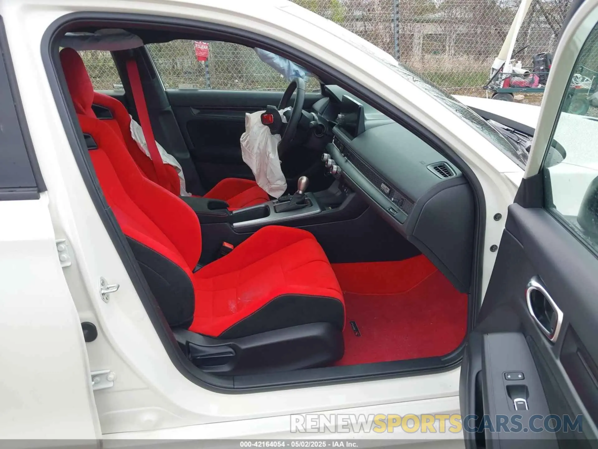 5 Photograph of a damaged car JHMFL5G49RX000945 HONDA CIVIC TYPE R 2024
