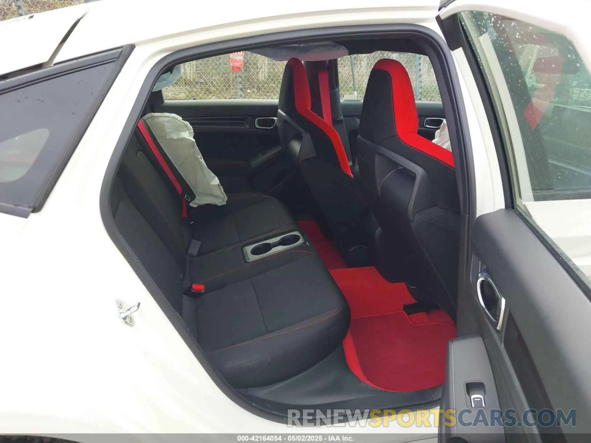 8 Photograph of a damaged car JHMFL5G49RX000945 HONDA CIVIC TYPE R 2024