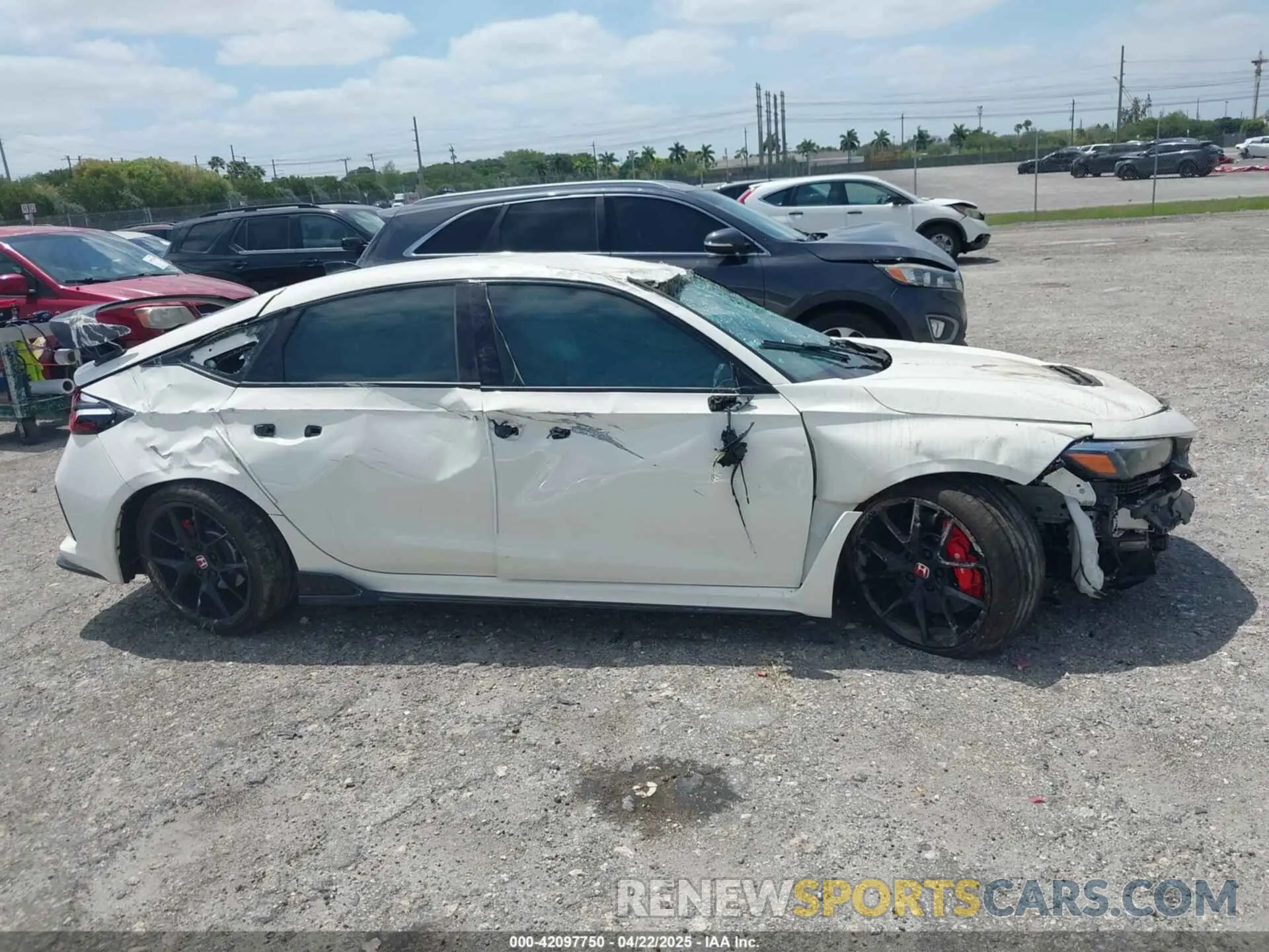14 Photograph of a damaged car JHMFL5G46SX002433 HONDA CIVIC TYPE R 2025