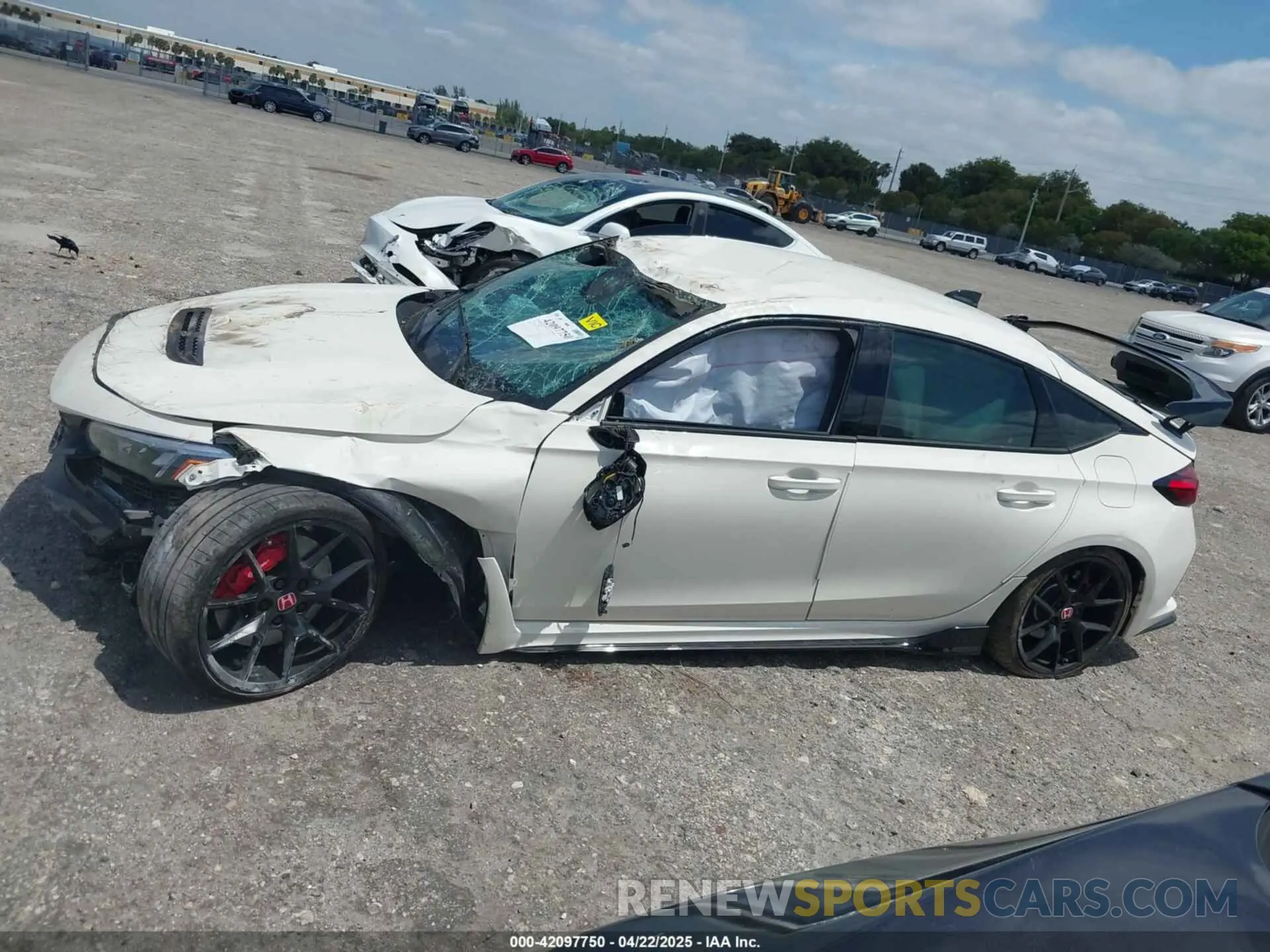 15 Photograph of a damaged car JHMFL5G46SX002433 HONDA CIVIC TYPE R 2025