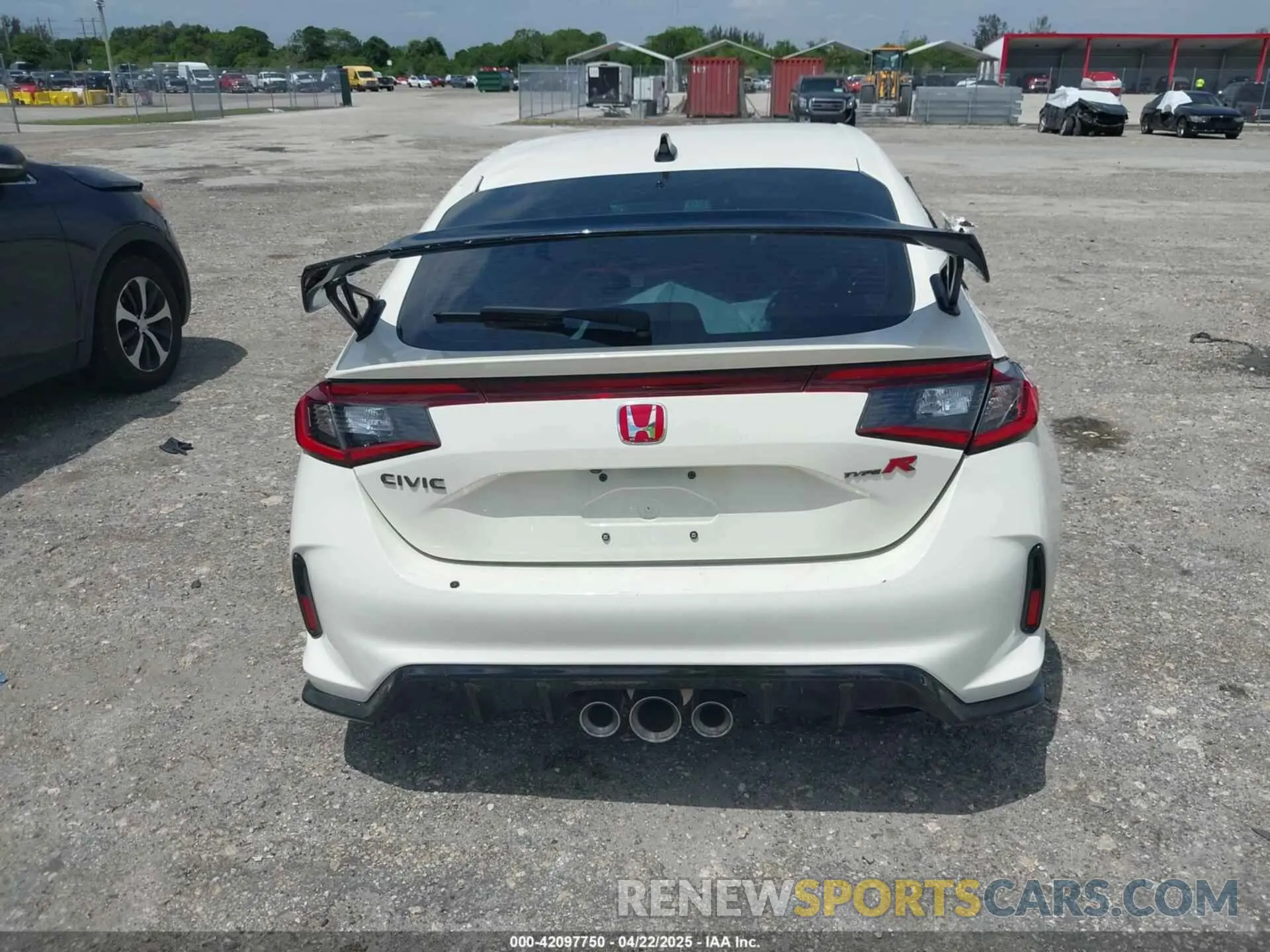 17 Photograph of a damaged car JHMFL5G46SX002433 HONDA CIVIC TYPE R 2025