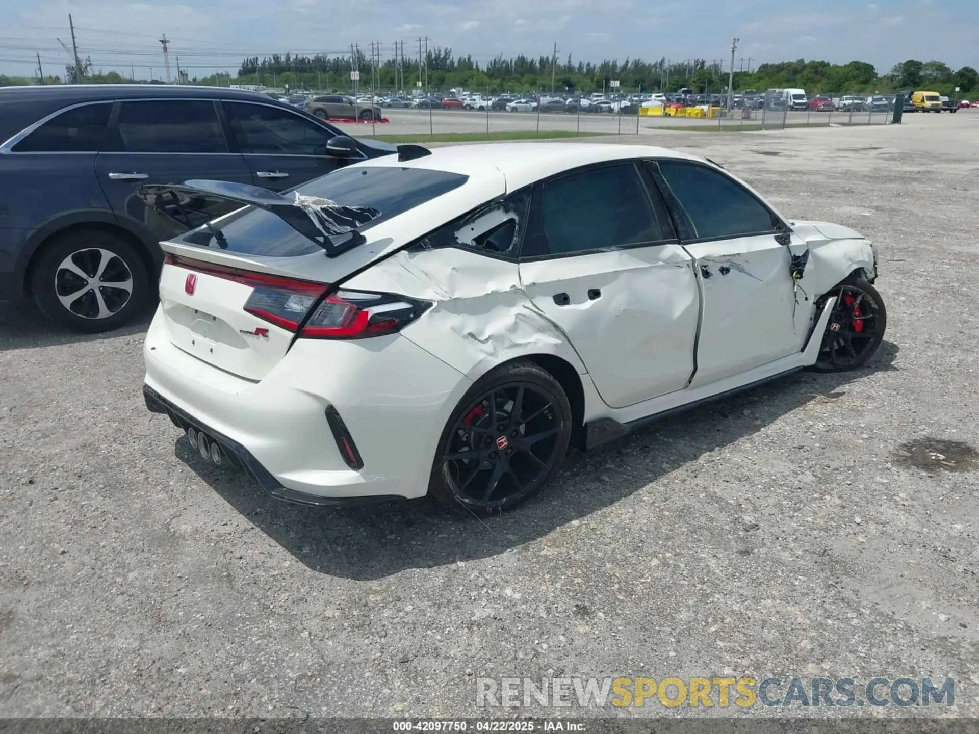 4 Photograph of a damaged car JHMFL5G46SX002433 HONDA CIVIC TYPE R 2025
