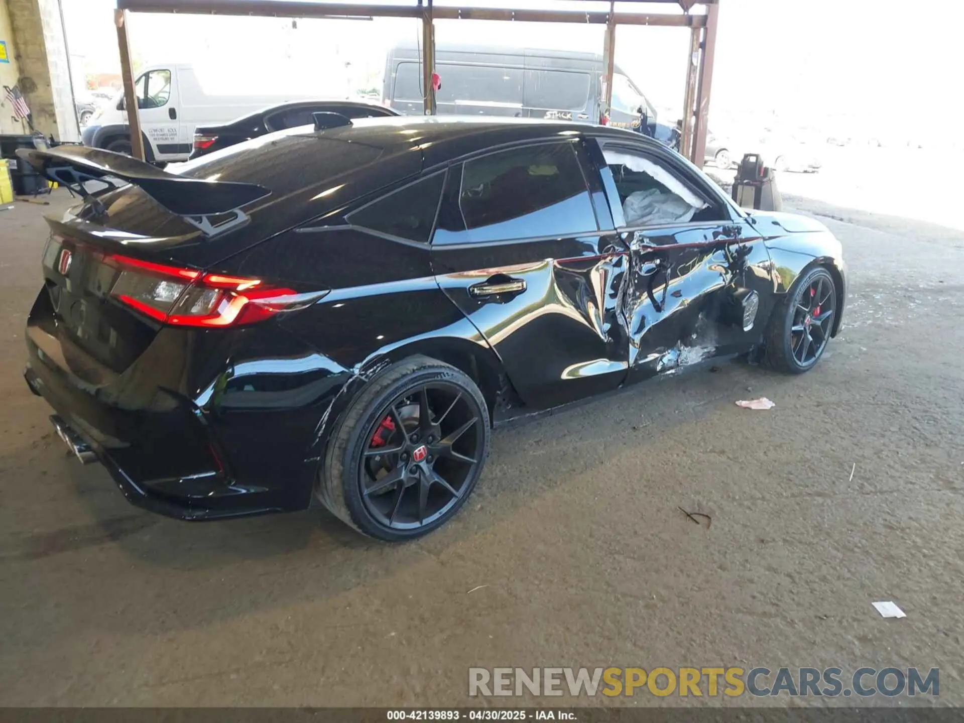 4 Фотография поврежденного автомобиля JHMFL5G4XSX001561 HONDA CIVIC TYPE R 2025