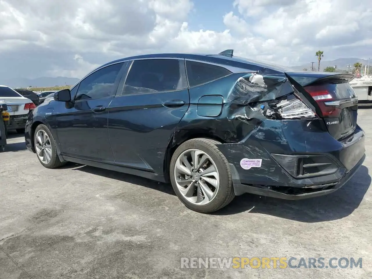 2 Фотография поврежденного автомобиля JHMZC5F39KC001158 HONDA CLARITY 2019