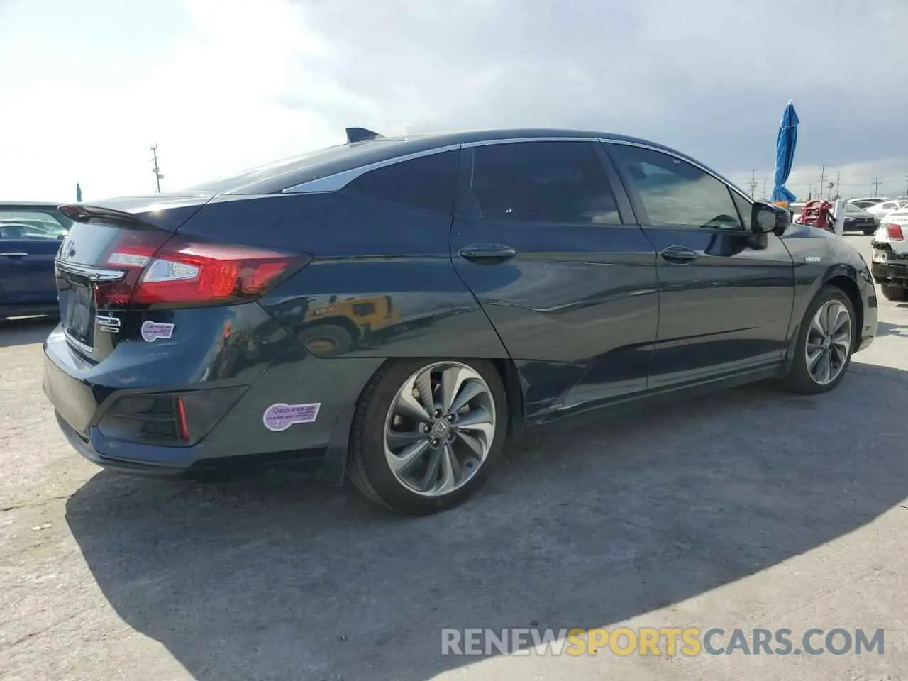 3 Фотография поврежденного автомобиля JHMZC5F39KC001158 HONDA CLARITY 2019