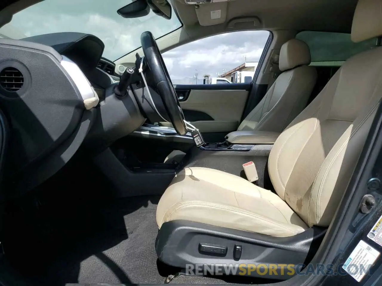 7 Фотография поврежденного автомобиля JHMZC5F39KC001158 HONDA CLARITY 2019