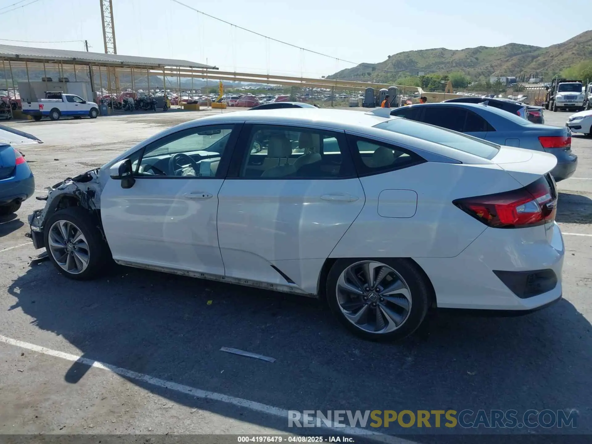 15 Photograph of a damaged car JHMZC5F15KC004170 HONDA CLARITY PLUG-IN HYBRID 2019