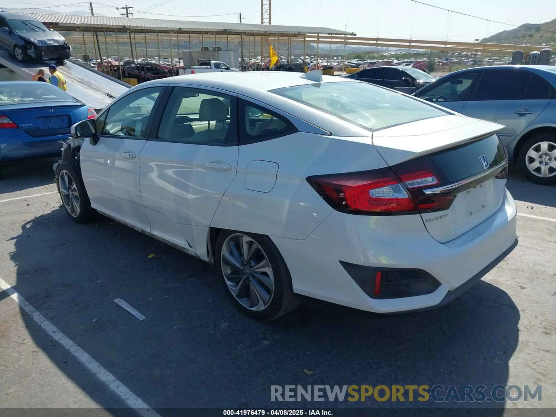 3 Photograph of a damaged car JHMZC5F15KC004170 HONDA CLARITY PLUG-IN HYBRID 2019