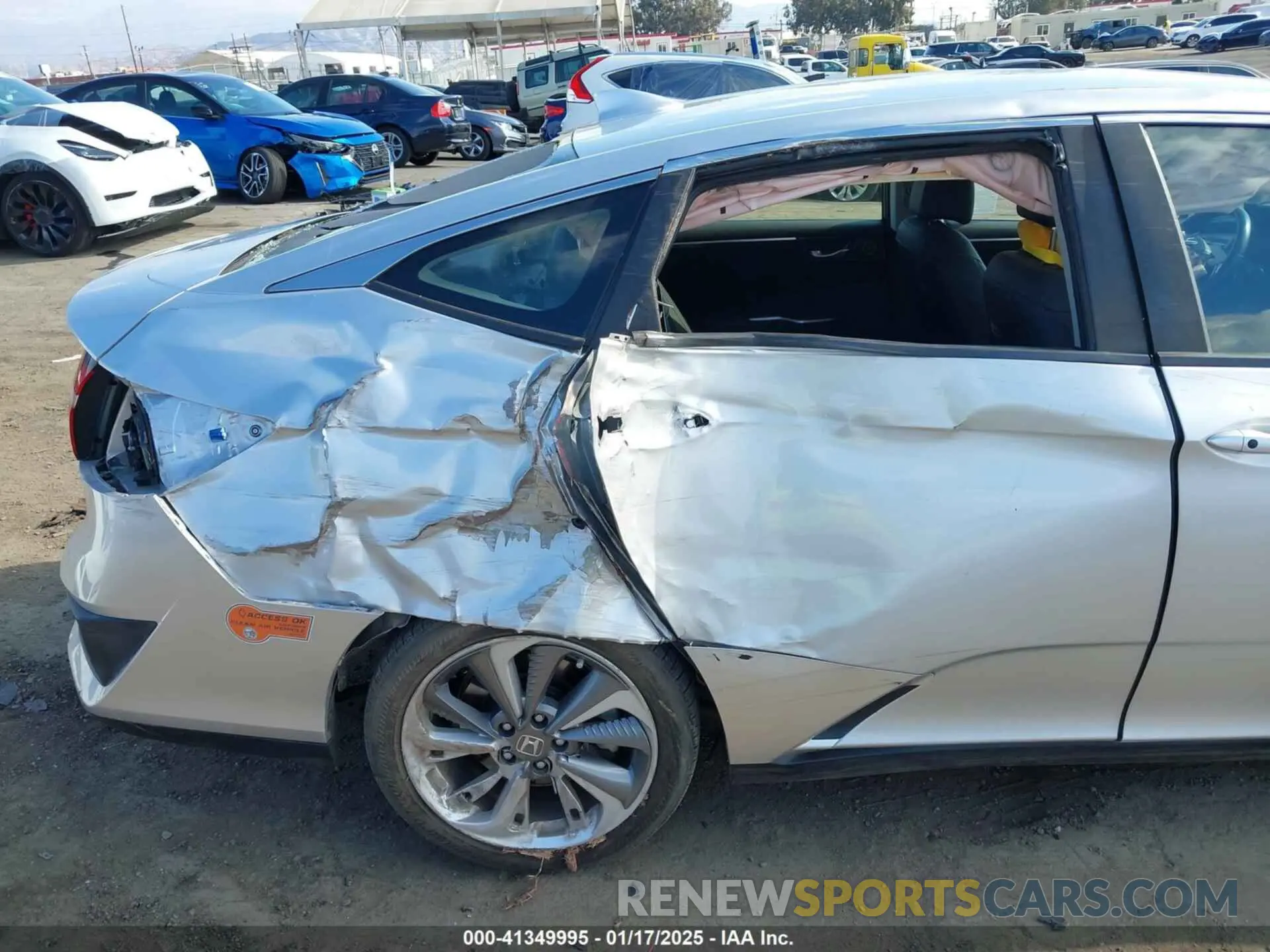 13 Фотография поврежденного автомобиля JHMZC5F33KC003701 HONDA CLARITY PLUG-IN HYBRID 2019