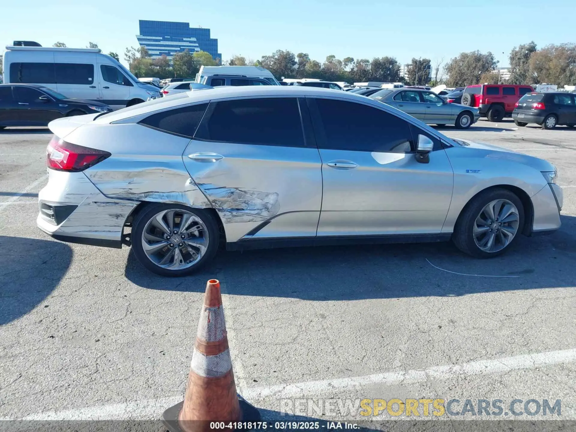 13 Фотография поврежденного автомобиля JHMZC5F38KC003399 HONDA CLARITY PLUG-IN HYBRID 2019