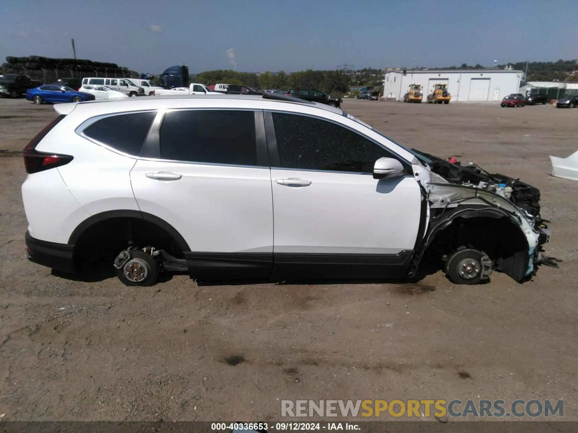 13 Photograph of a damaged car 2HKRW2H57HH615502 HONDA CR-V 2017
